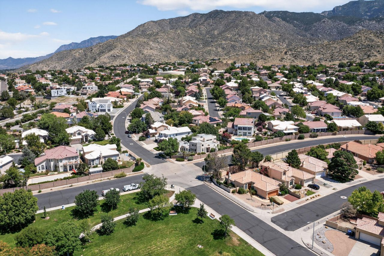 Albuquerque, New Mexico, 87112, United States, 4 Bedrooms Bedrooms, ,3 BathroomsBathrooms,Residential,For Sale,1917546