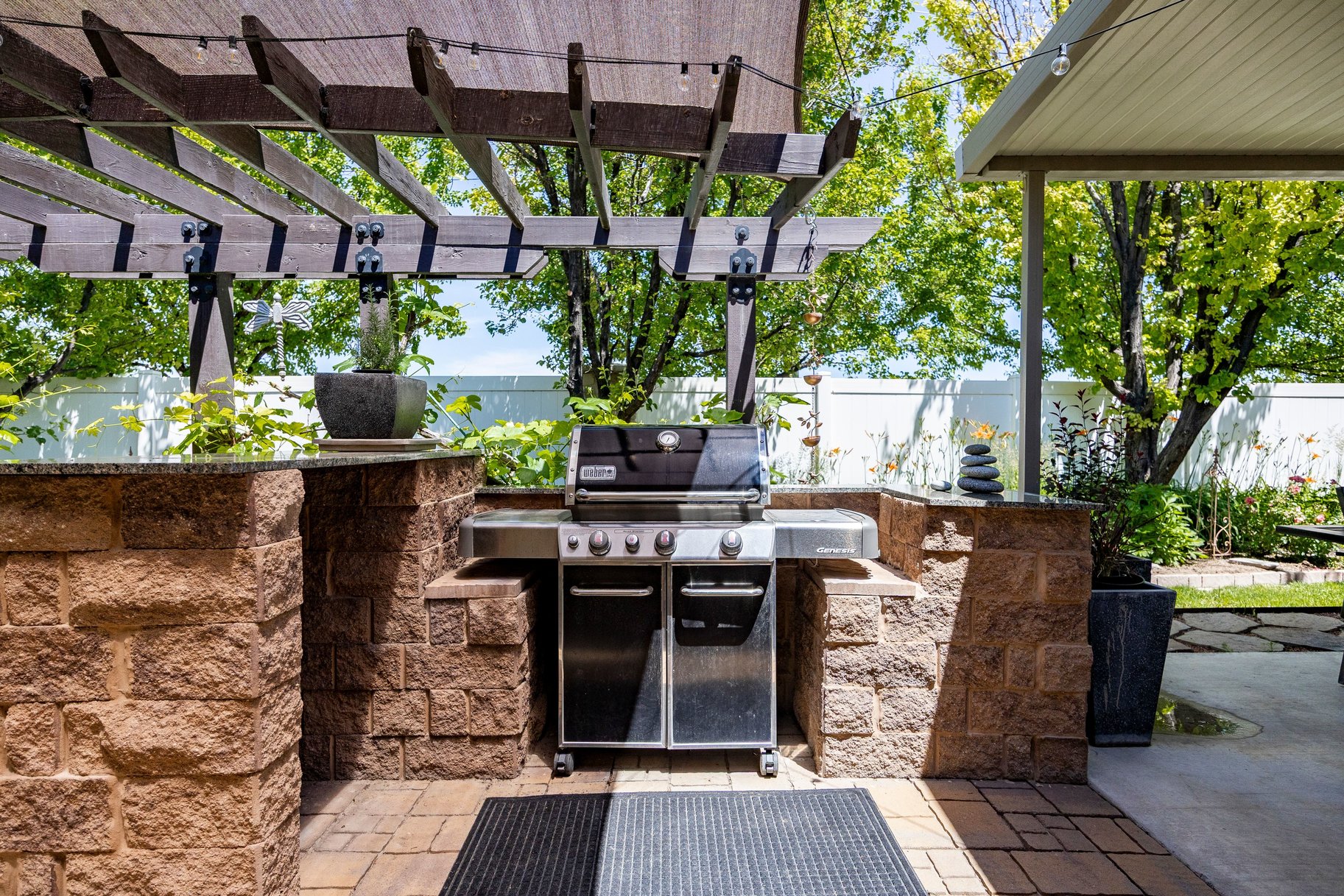  Enjoy Single Level Living at It