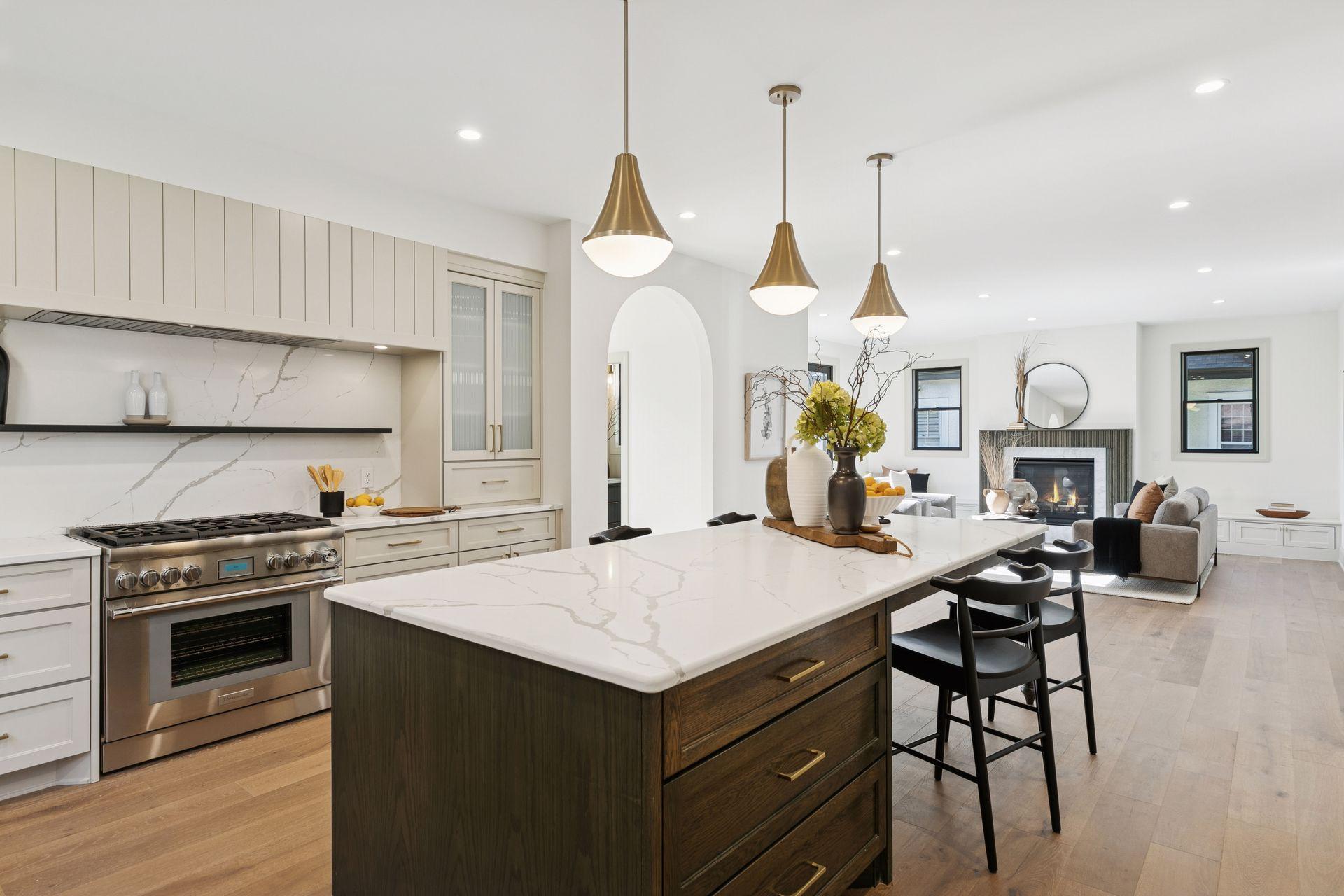 Saint Paul, Minnesota, 55105, United States, 5 Bedrooms Bedrooms, ,4 BathroomsBathrooms,Residential,For Sale,1989282