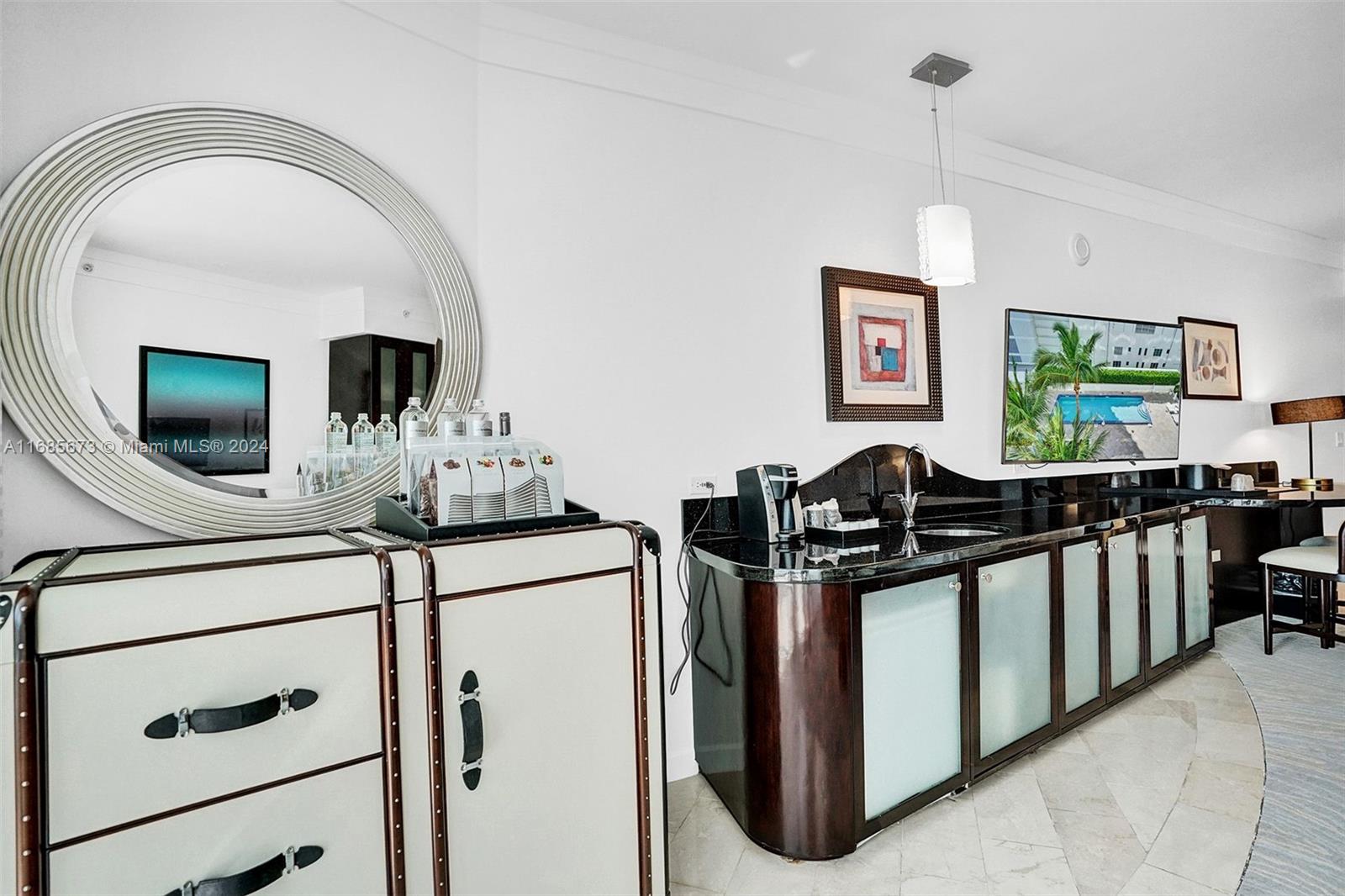 4391 Collins Ave Unit 915, Miami Beach, Florida, 33140, United States, ,1 BathroomBathrooms,Residential,For Sale,4391 Collins Ave Unit 915,1651595