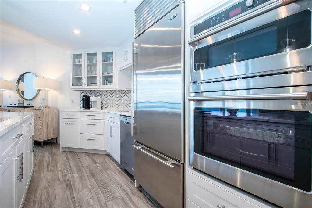 Longboat Key, Florida, 34228, United States, 2 Bedrooms Bedrooms, ,2 BathroomsBathrooms,Residential,For Sale,1993516