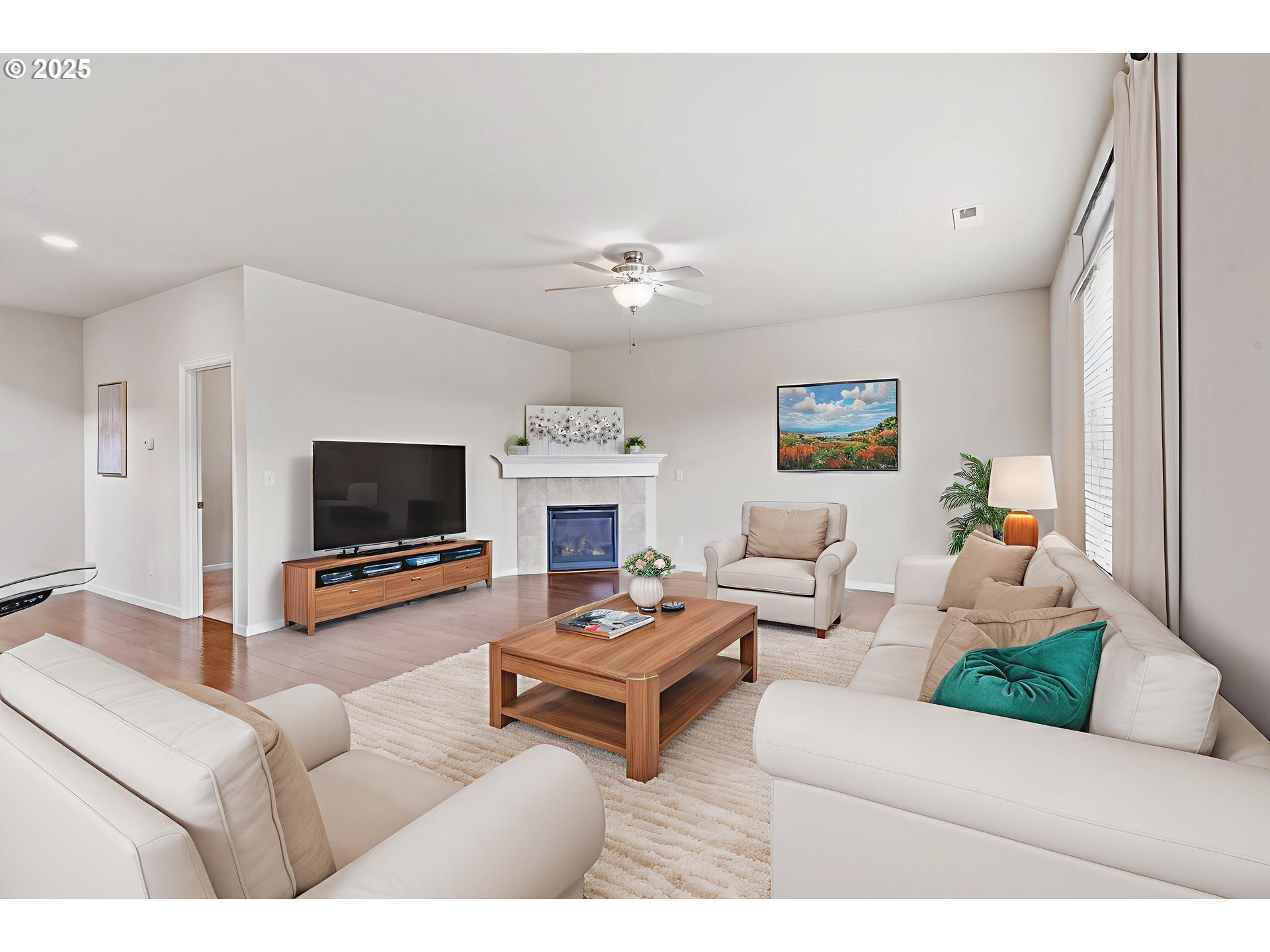 Ridgefield, Washington, 98642, United States, 4 Bedrooms Bedrooms, ,2 BathroomsBathrooms,Residential,For Sale,1970691