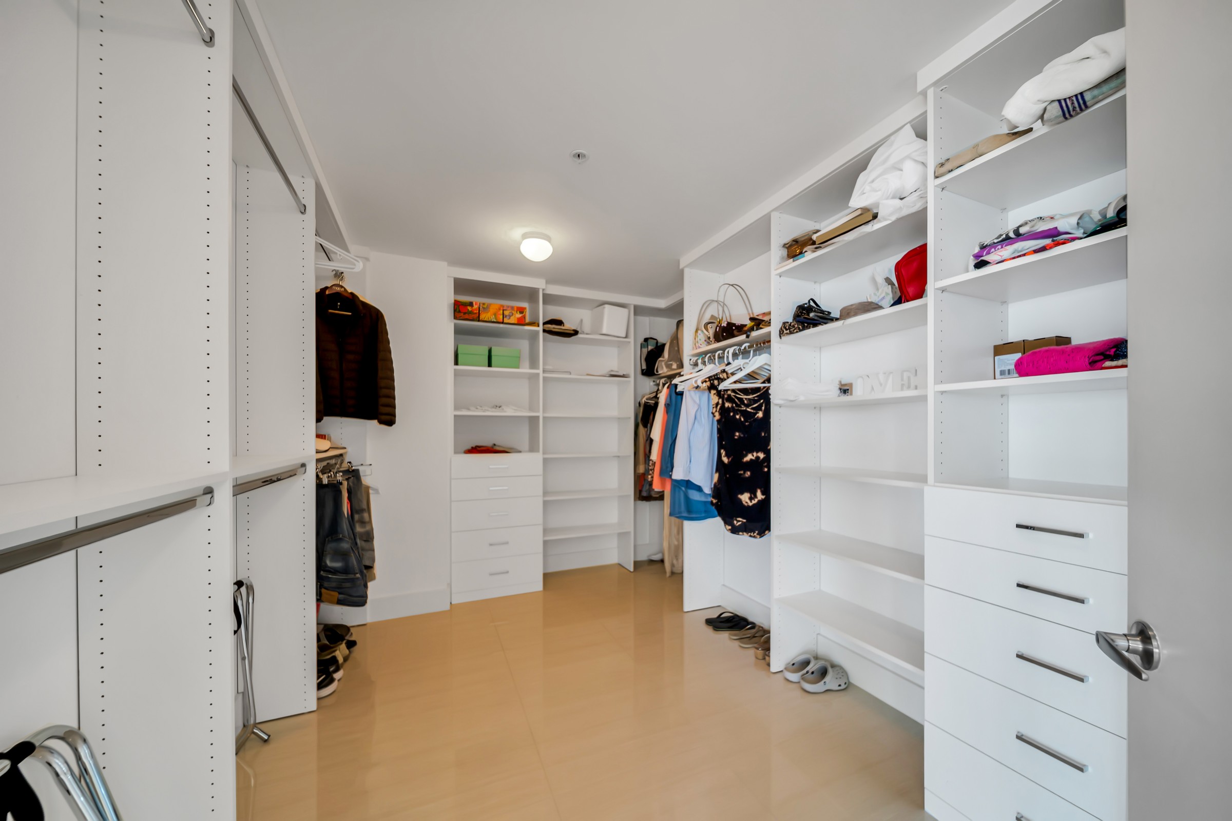  17301 Biscayne Blvd, North Miami Beach, FL, 33160 - 物件實景