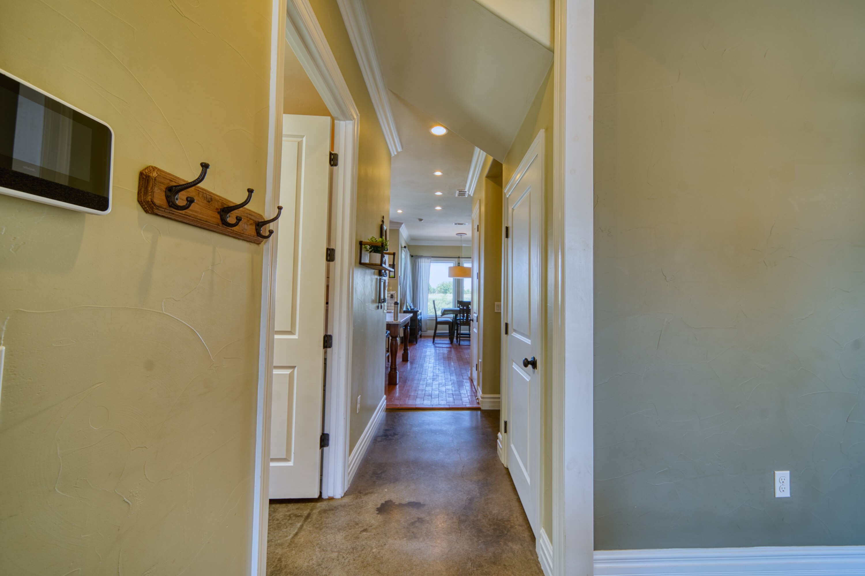 Carlsbad, New Mexico, 88220, United States, 5 Bedrooms Bedrooms, ,4 BathroomsBathrooms,Residential,For Sale,1974334