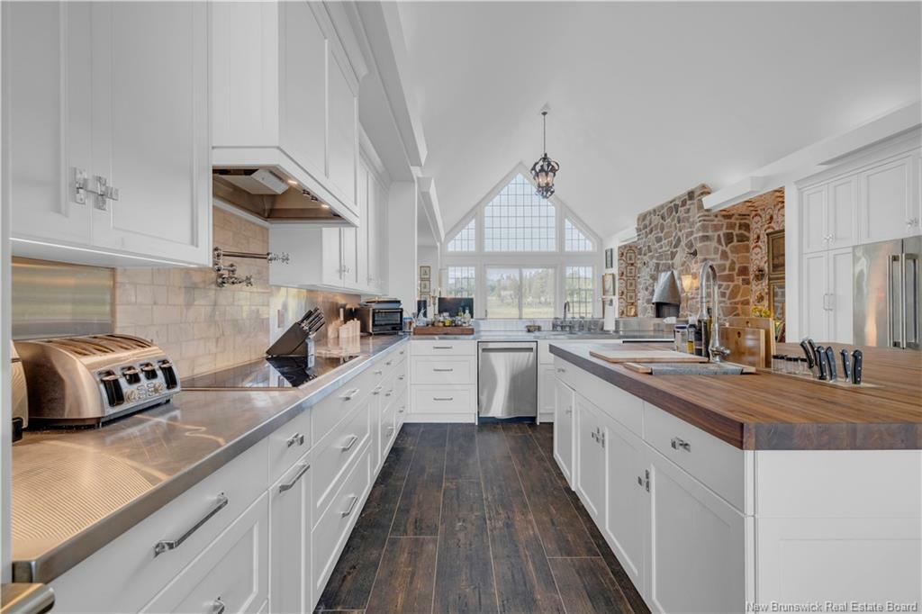 SAINT ANDREWS, New Brunswick, E5B 2L4, CA, 5 Bedrooms Bedrooms, ,4 BathroomsBathrooms,Residential,For Sale,1876607