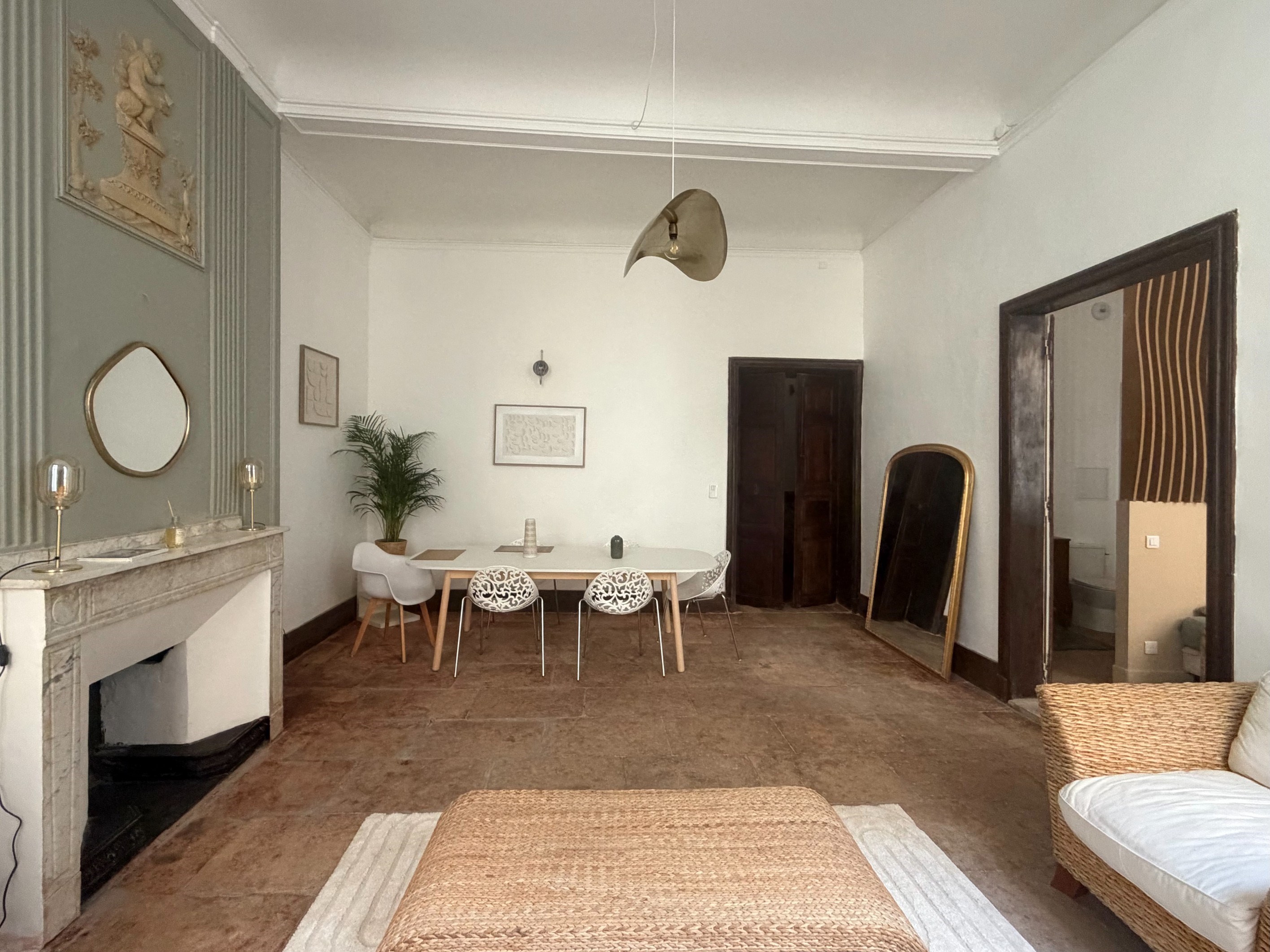  Superb renovation for this charming one-bedroom apartment... - 物件實景