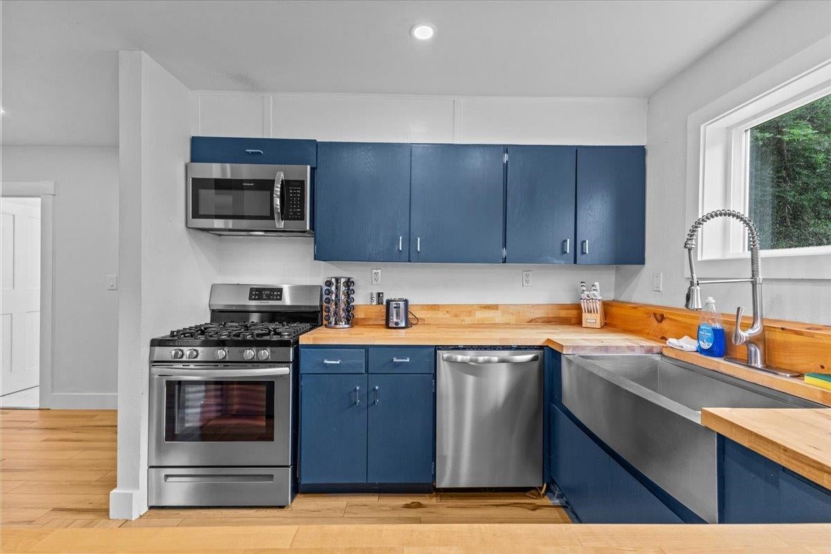 Stowe, Vermont, 05672, United States, 8 Bedrooms Bedrooms, ,5 BathroomsBathrooms,Residential,For Sale,1994933