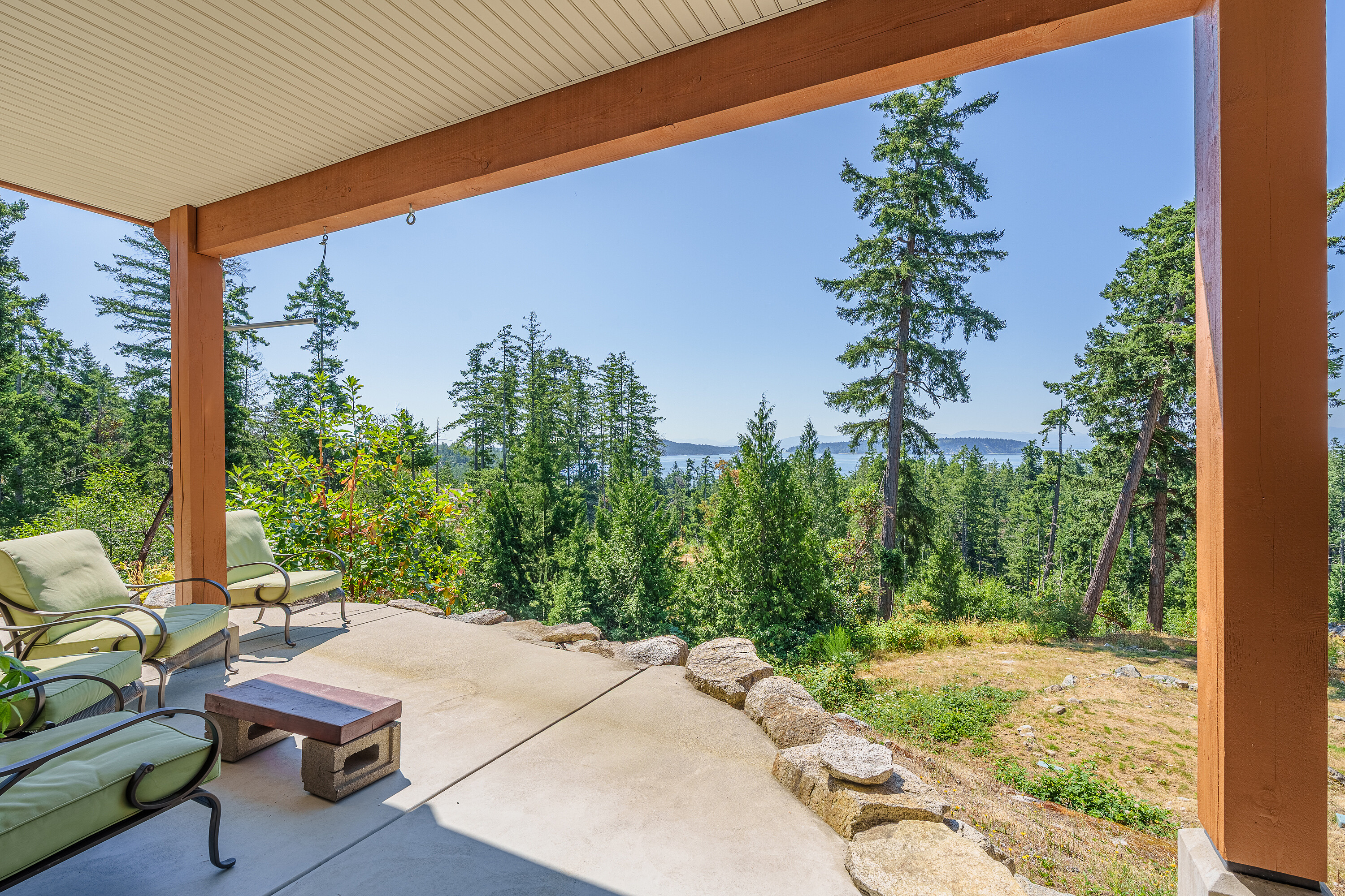  Custom Built Home on Acreage - 物件實景