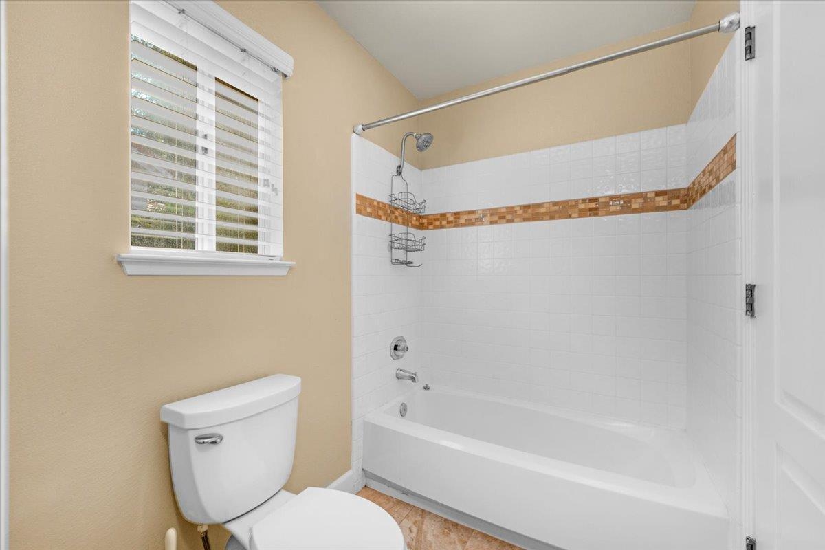 Fresno, California, 93720, United States, 5 Bedrooms Bedrooms, ,3 BathroomsBathrooms,Residential,For Sale,1981916