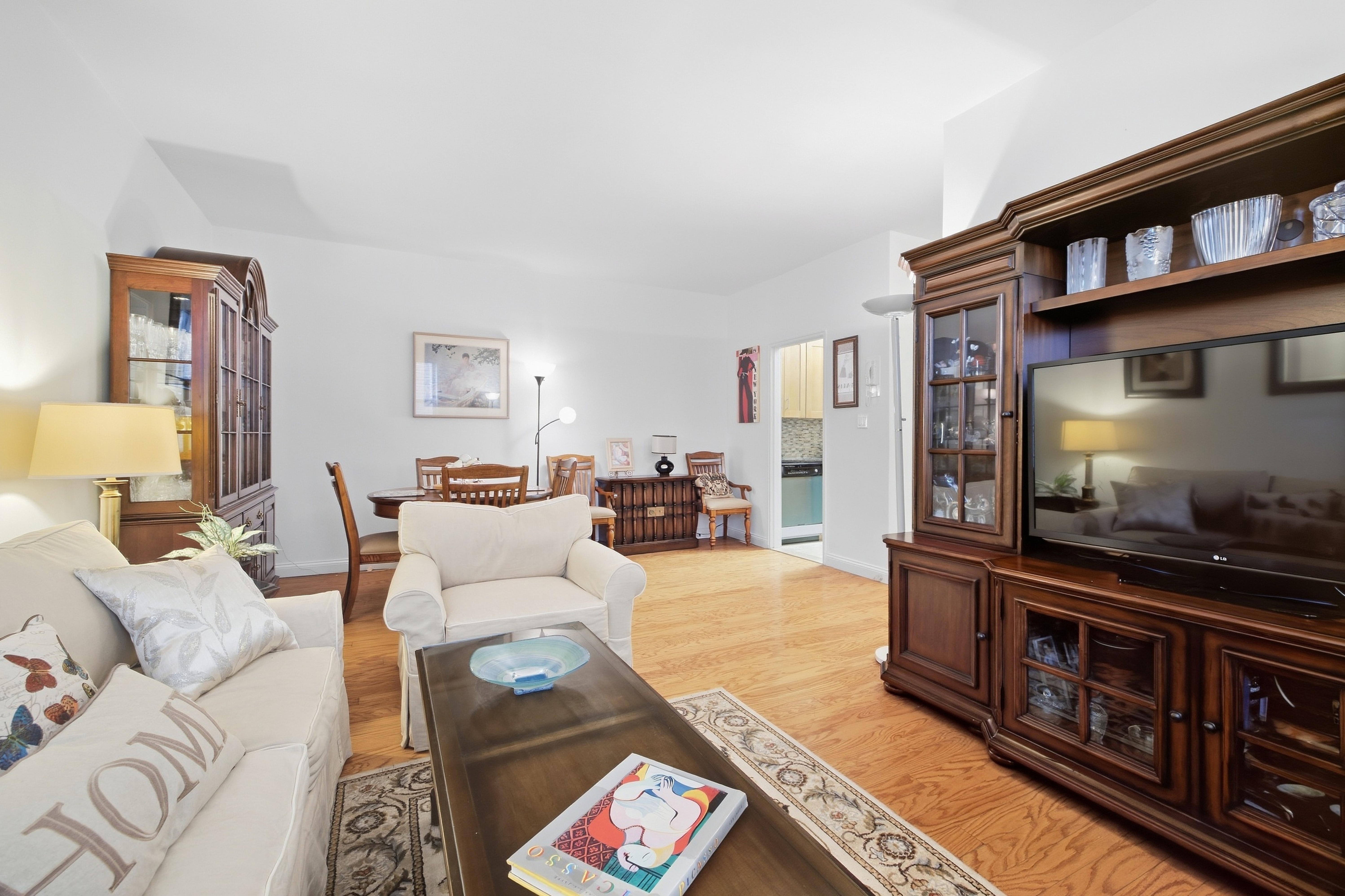  55 Lenox Road, Rockville Centre, NY, 11570 - 物件實景