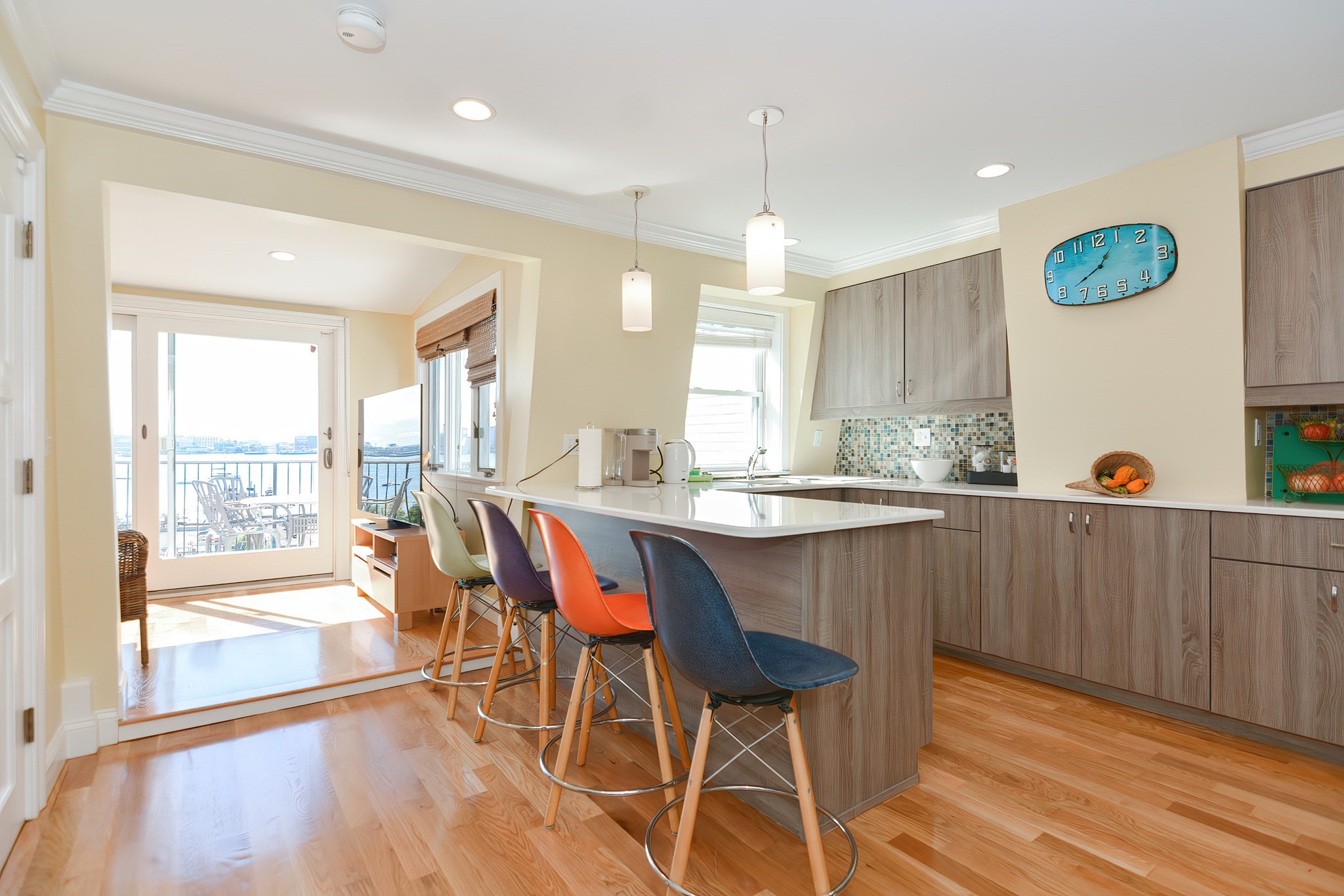 East Boston, Massachusetts, 02128, United States, 2 Bedrooms Bedrooms, ,1 BathroomBathrooms,Residential,For Sale,1938178