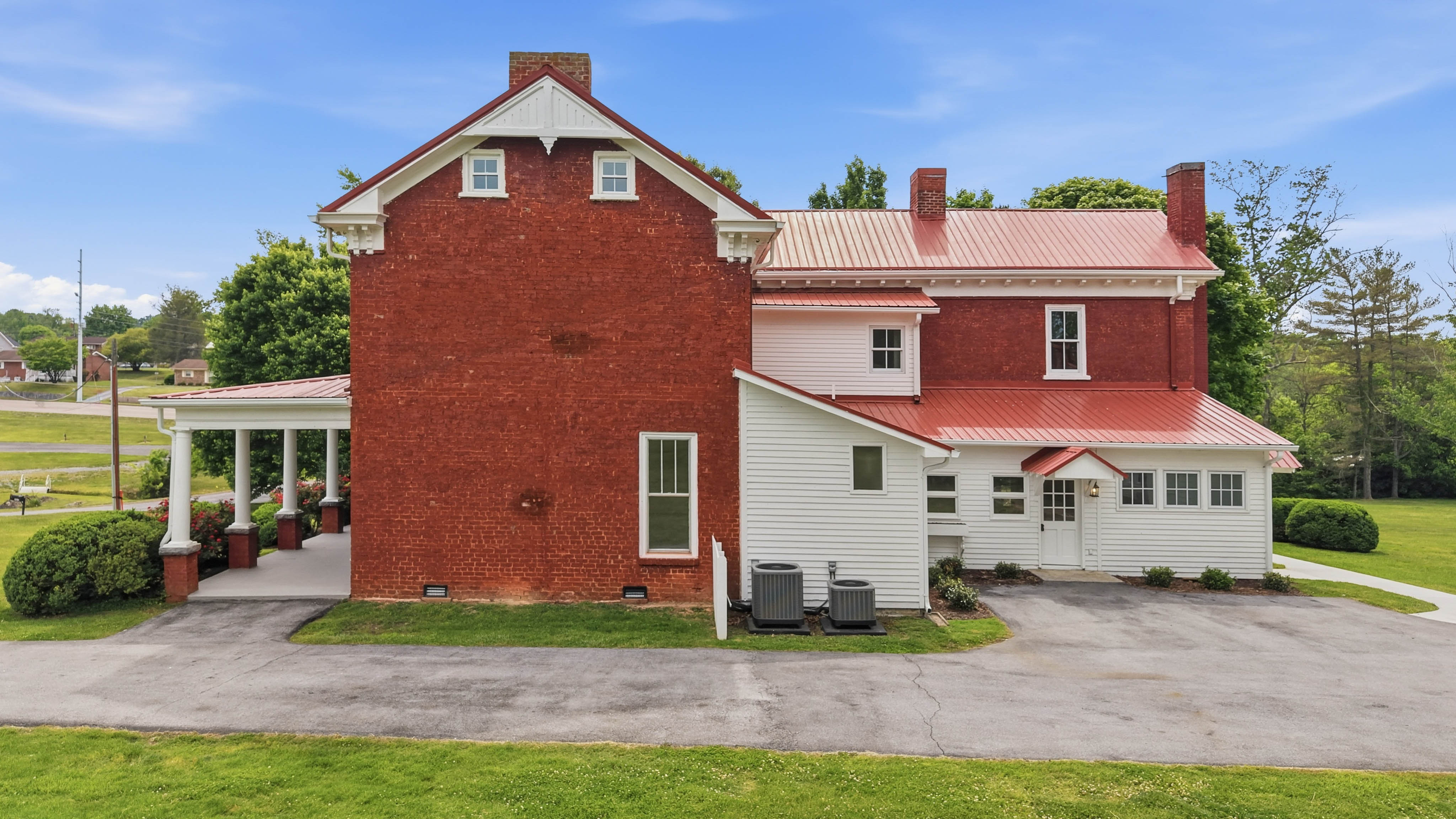  240 Maplehurst Lane, Bluff City, TN 37618 - 物件實景
