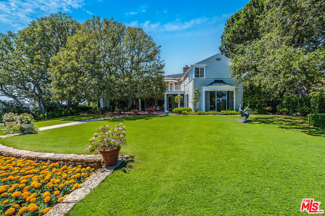 Los Angeles, California, 90077, United States, 7 Bedrooms Bedrooms, ,6 BathroomsBathrooms,Residential,For Sale,1819954