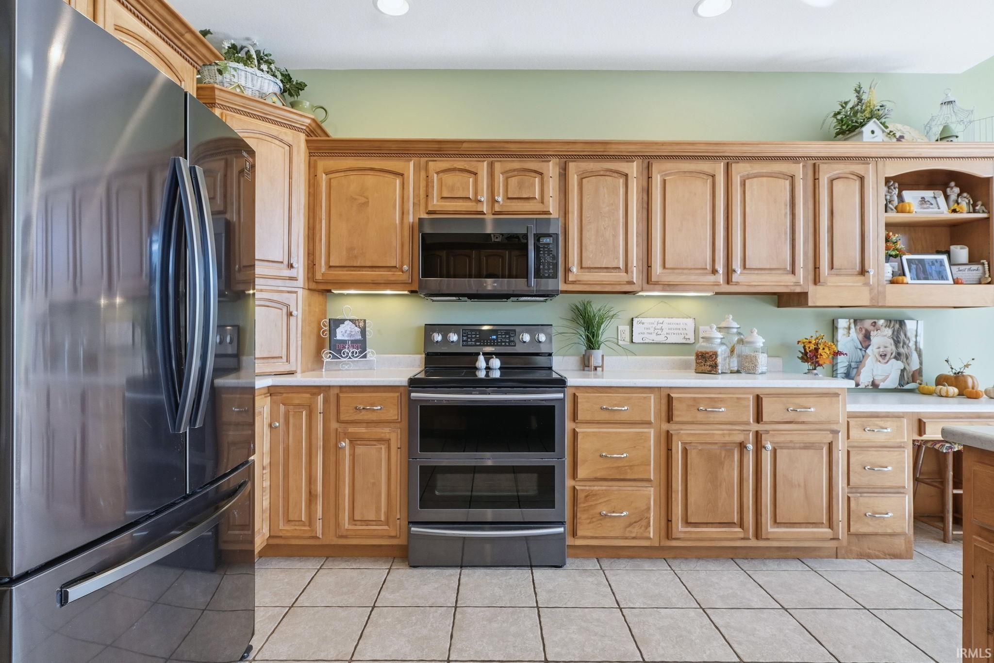 Woodburn, Indiana, 46797, United States, 3 Bedrooms Bedrooms, ,4 BathroomsBathrooms,Residential,For Sale,1987372