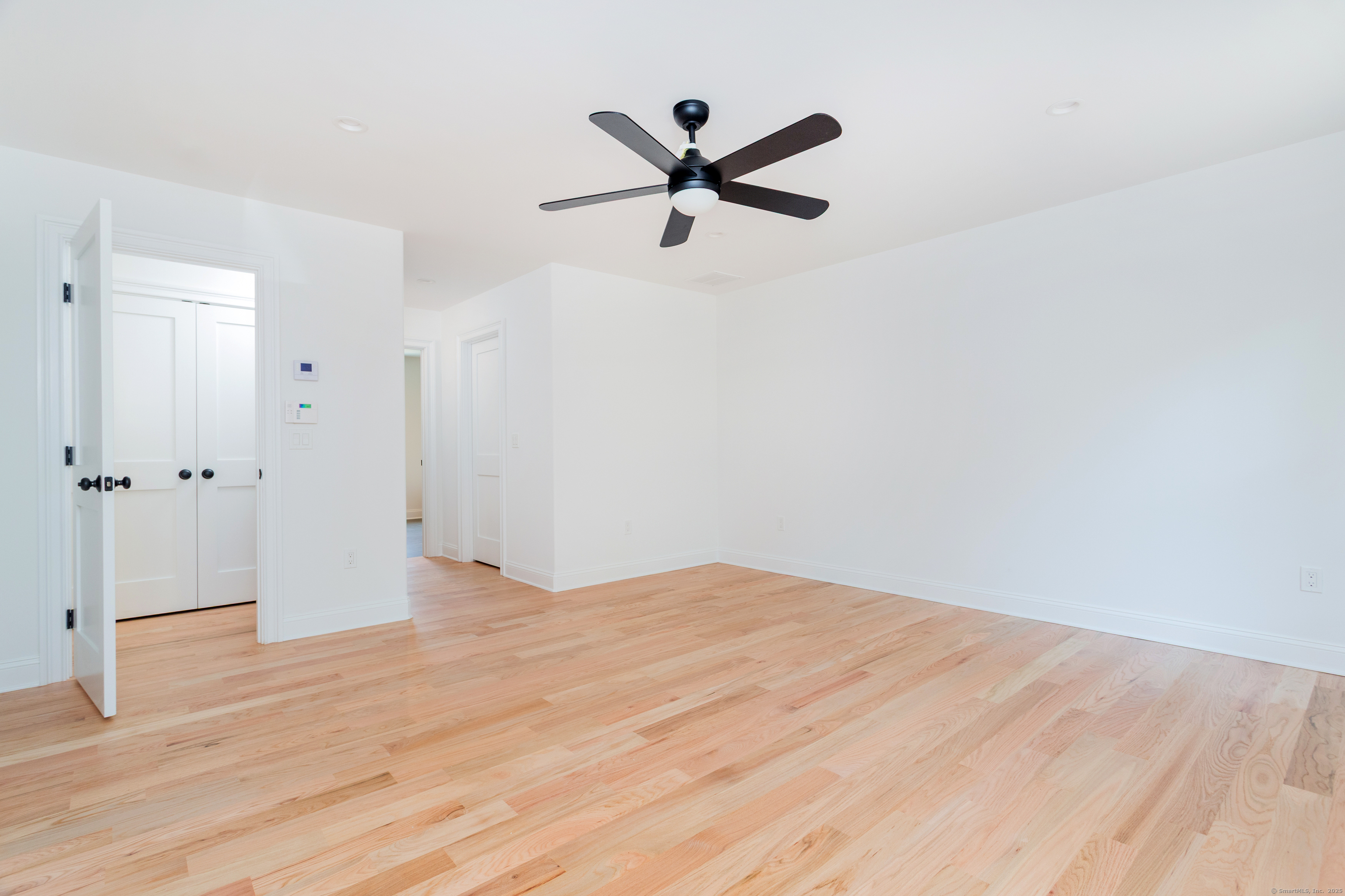 Stratford, Connecticut, 06614, United States, 4 Bedrooms Bedrooms, ,3 BathroomsBathrooms,Residential,For Sale,1906803