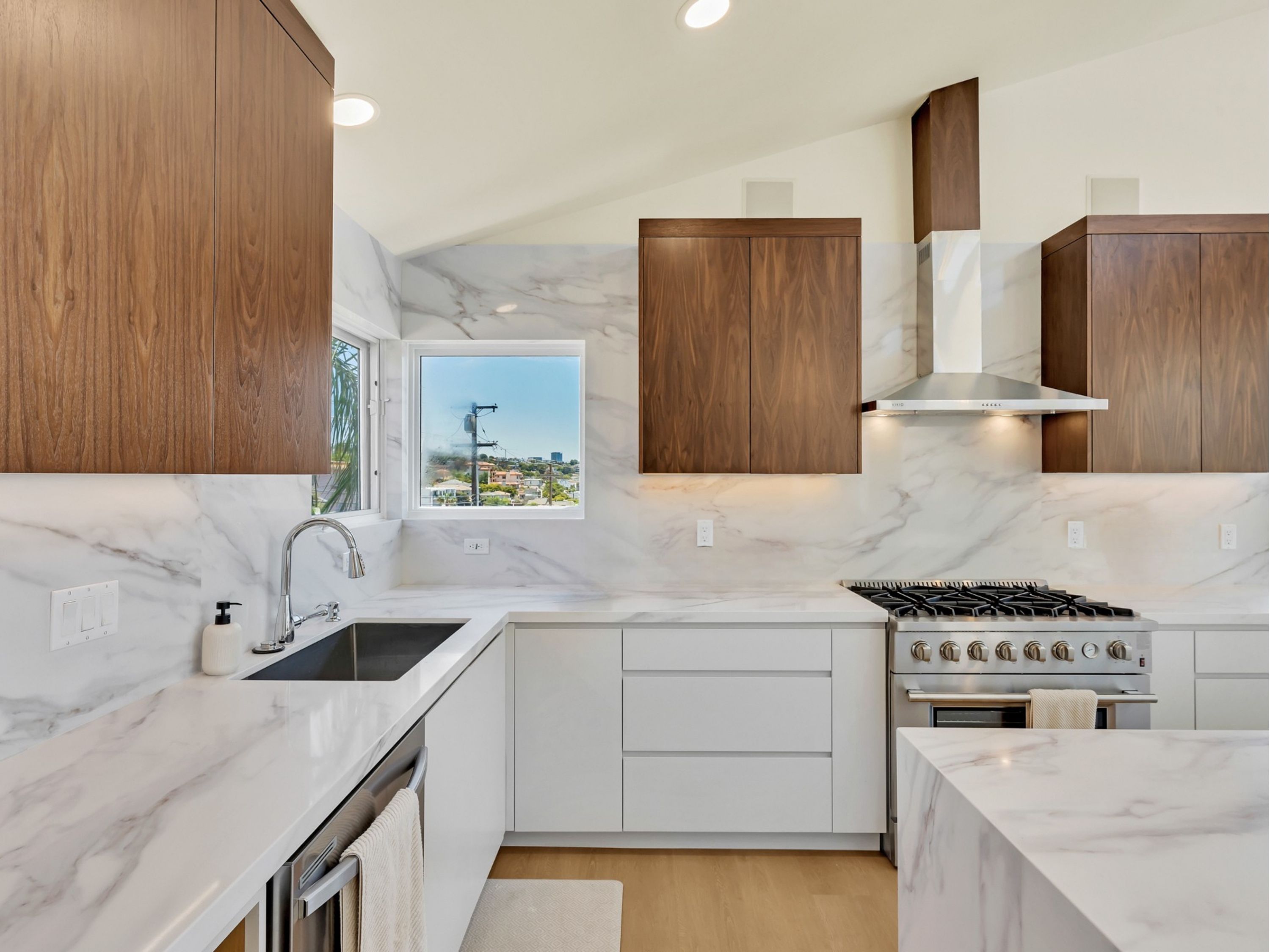  3815 Henry Street, San Diego, CA 92110 - 物件實景