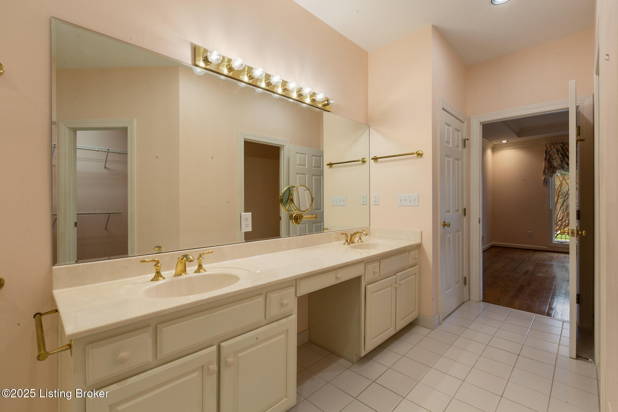 Prospect, Kentucky, 40059, United States, 3 Bedrooms Bedrooms, ,4 BathroomsBathrooms,Residential,For Sale,1754796