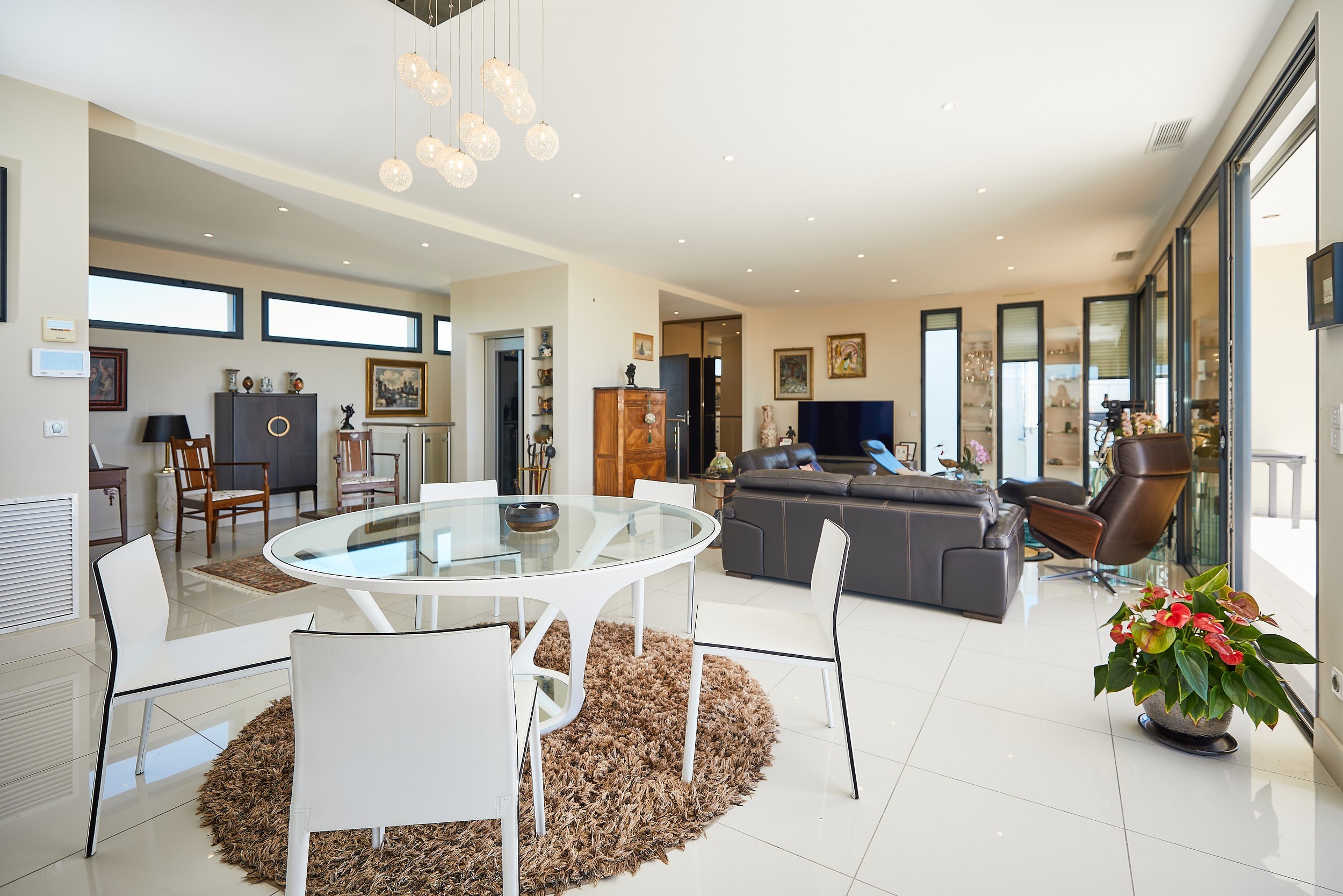  1105 / 5000 A Contemporary Beachfront Home... - 物件實景