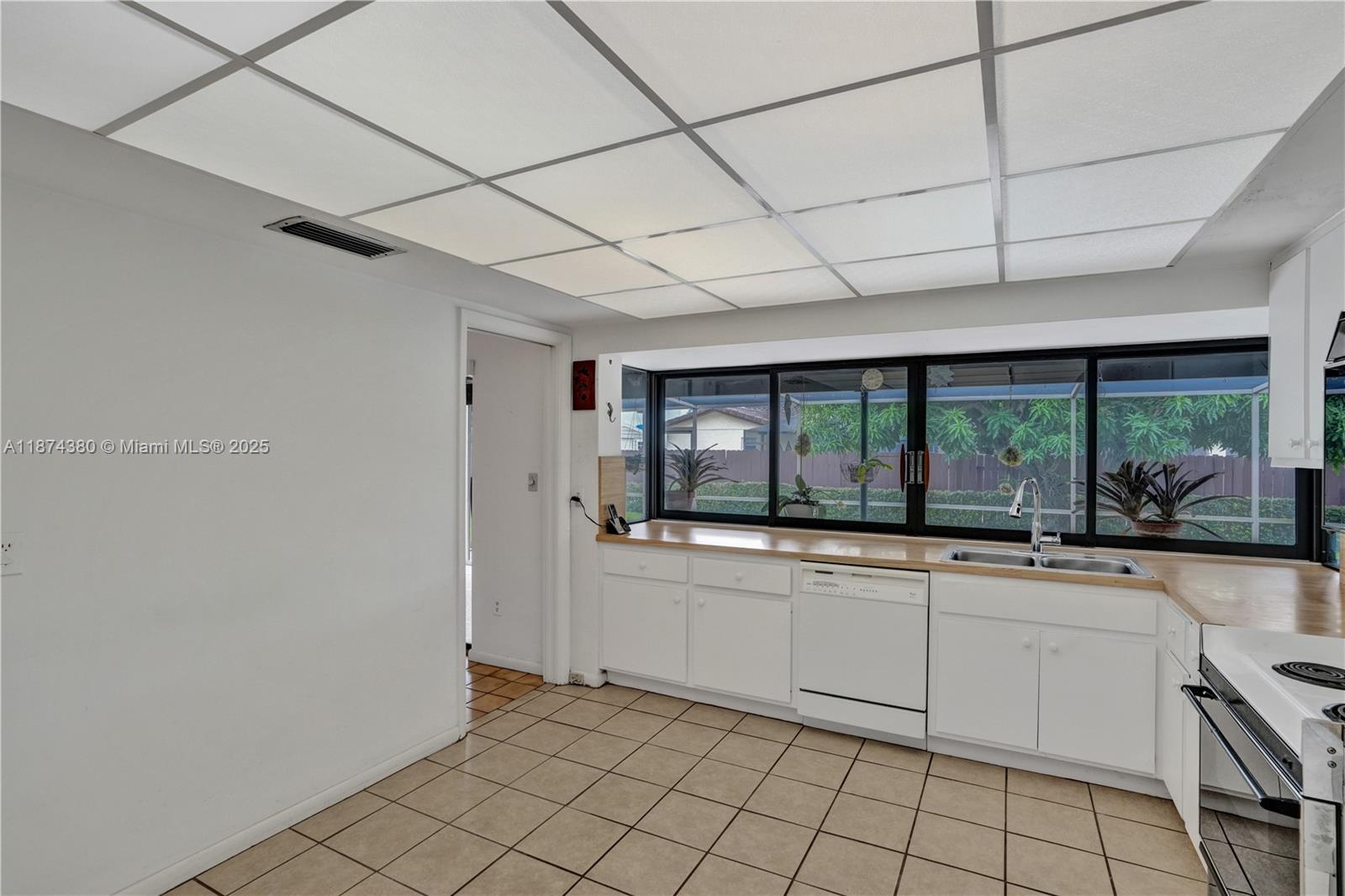 Cutler Bay, Florida, 33189, United States, 3 Bedrooms Bedrooms, ,2 BathroomsBathrooms,Residential,For Sale,1941655