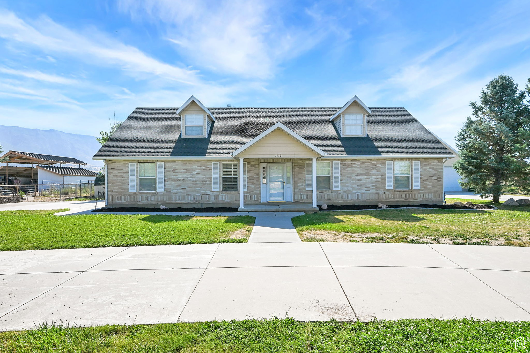 Farr West, Utah, 84404, United States, 4 Bedrooms Bedrooms, ,3 BathroomsBathrooms,Residential,For Sale,1891966