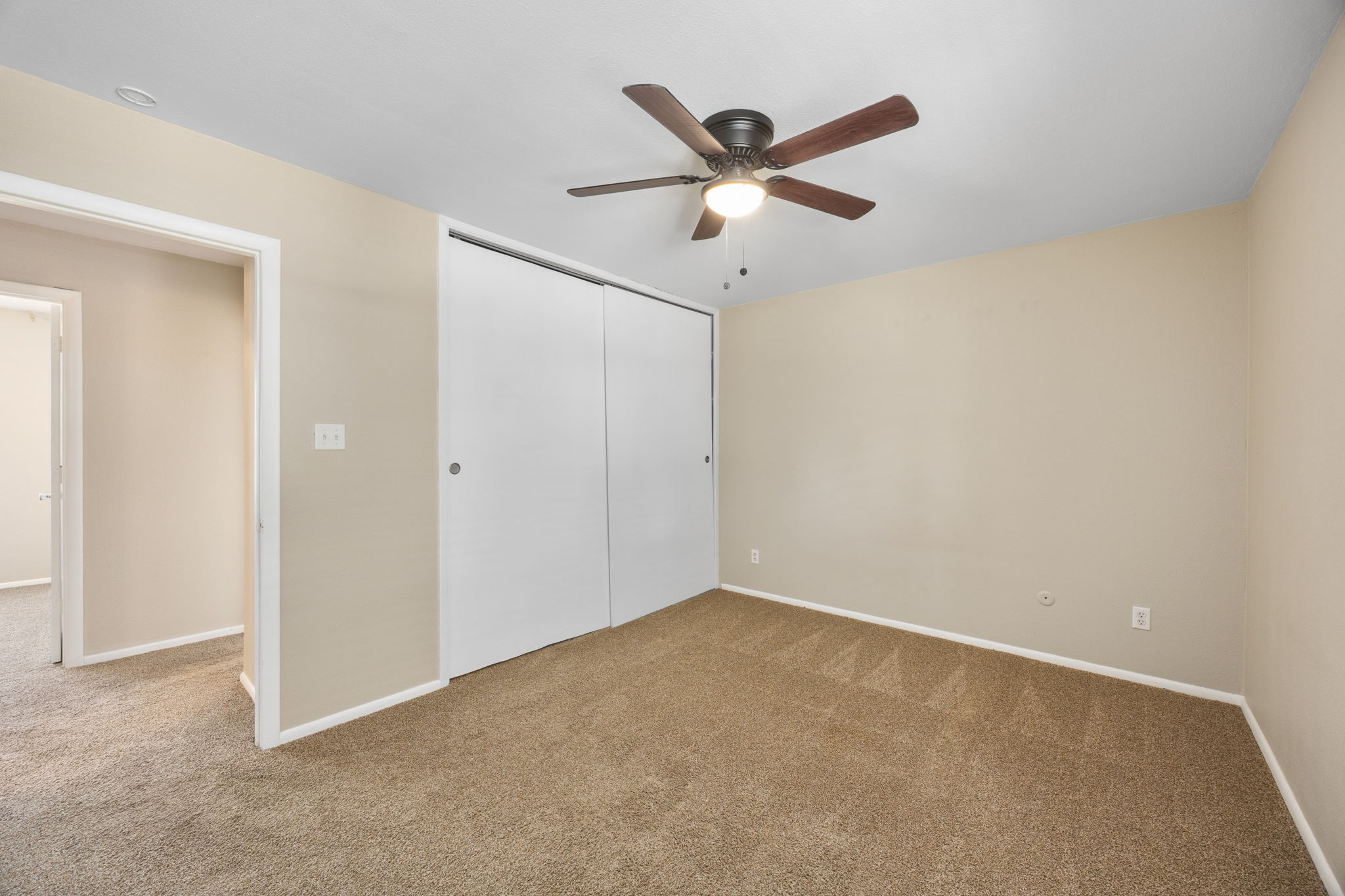  Rare 3 bed, 2 bath property in sought after Greenwood Village - 物件實景
