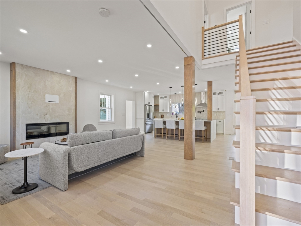 Wakefield, Massachusetts, 01880, United States, 4 Bedrooms Bedrooms, ,5 BathroomsBathrooms,Residential,For Sale,1938527