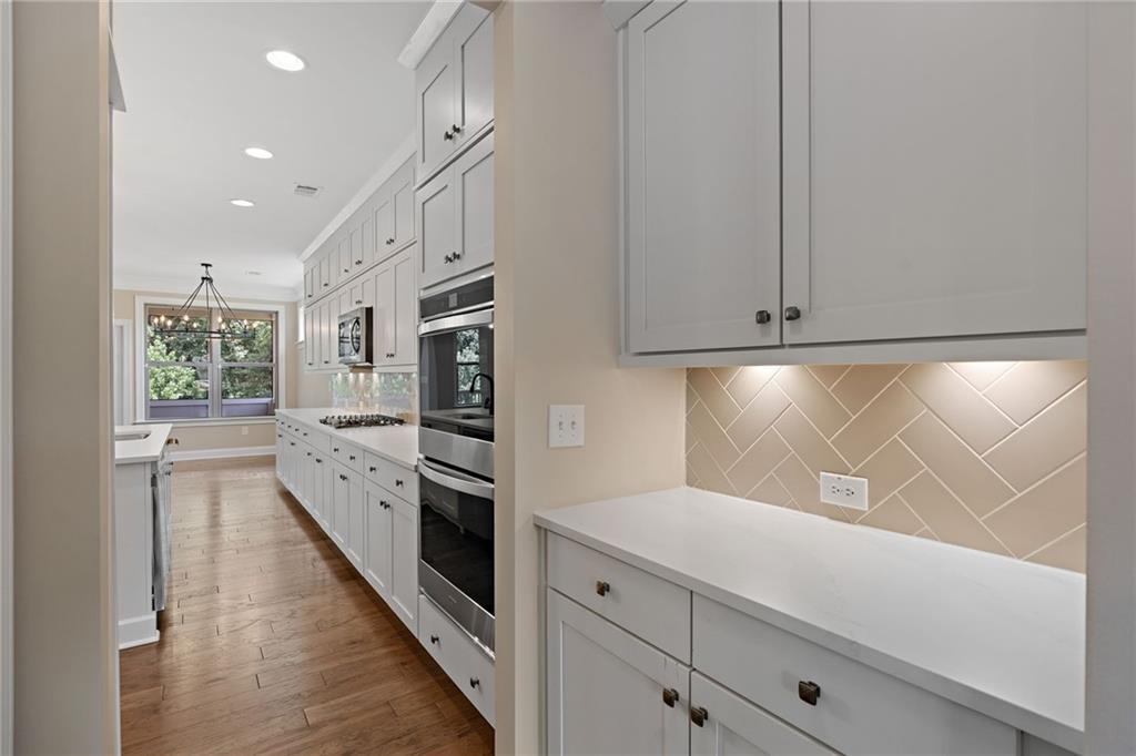 Cumming, Georgia, 30040, United States, 6 Bedrooms Bedrooms, ,5 BathroomsBathrooms,Residential,For Sale,1895159