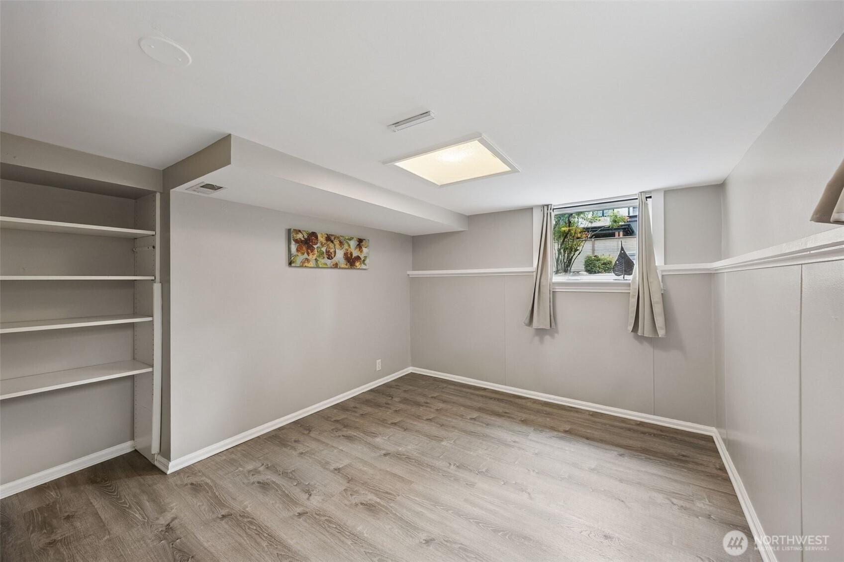 KIRKLAND, Washington, 98033, United States, 4 Bedrooms Bedrooms, ,3 BathroomsBathrooms,Residential,For Sale,1995728