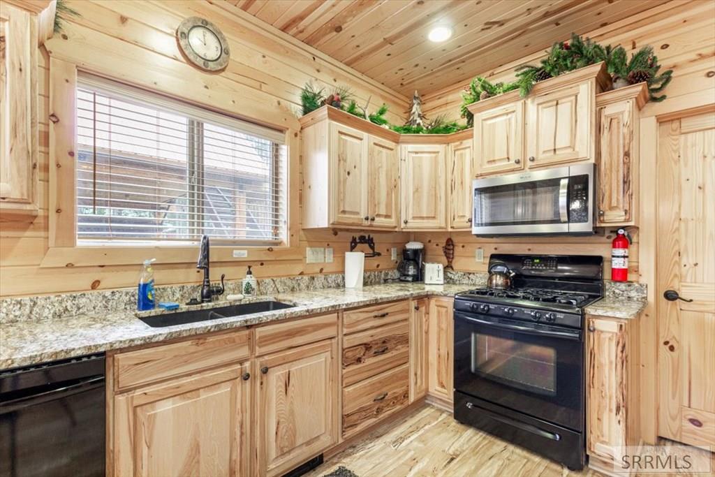 ISLAND PARK, Idaho, 83429, United States, 5 Bedrooms Bedrooms, ,3 BathroomsBathrooms,Residential,For Sale,2005843