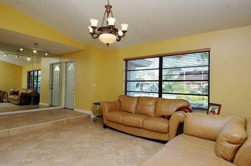 Coral Springs, Florida, 33071, United States, 3 Bedrooms Bedrooms, ,2 BathroomsBathrooms,Residential,For Sale,1973881