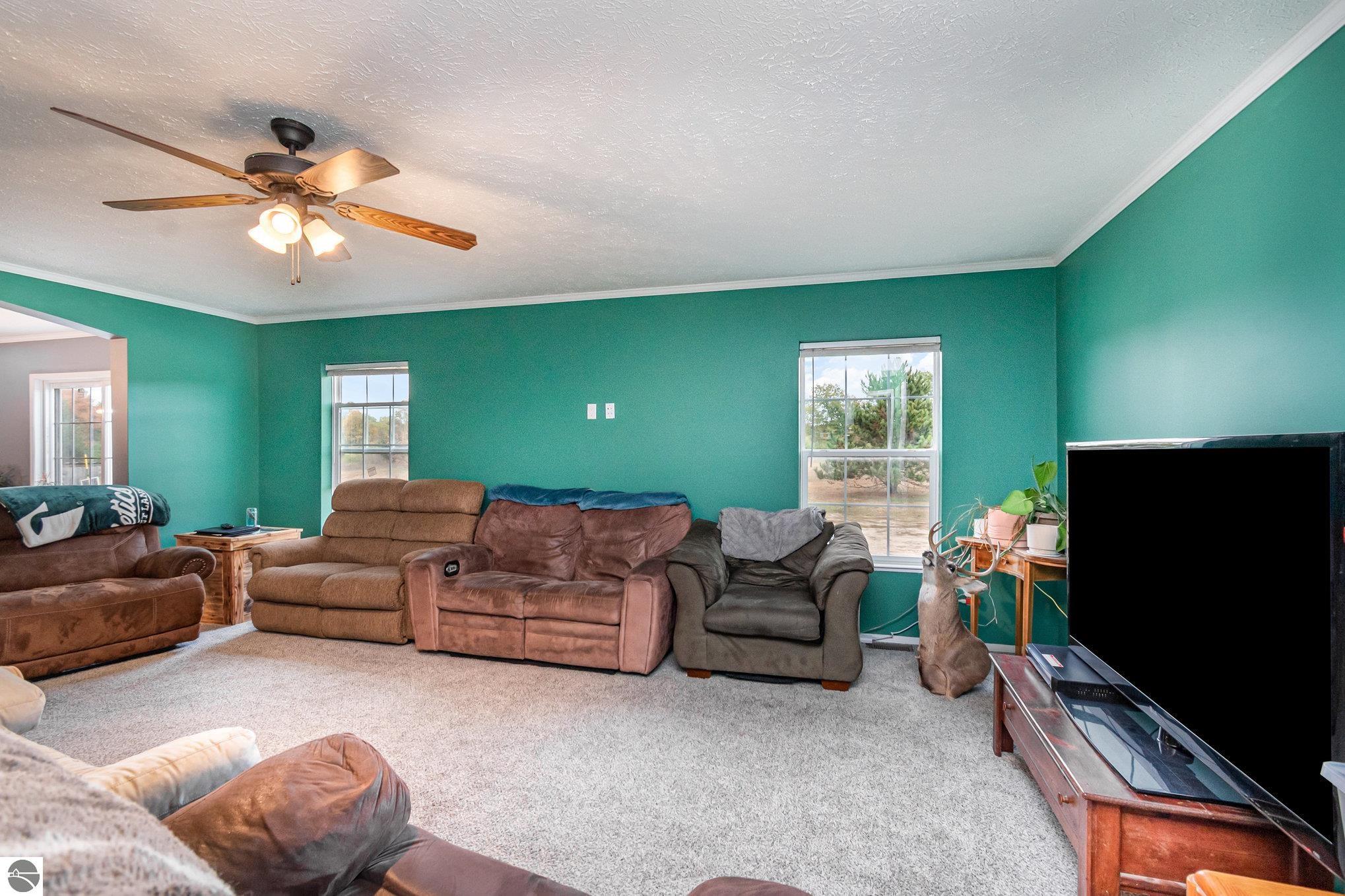 Vestaburg, Michigan, 48891, United States, 6 Bedrooms Bedrooms, ,3 BathroomsBathrooms,Residential,For Sale,1976935