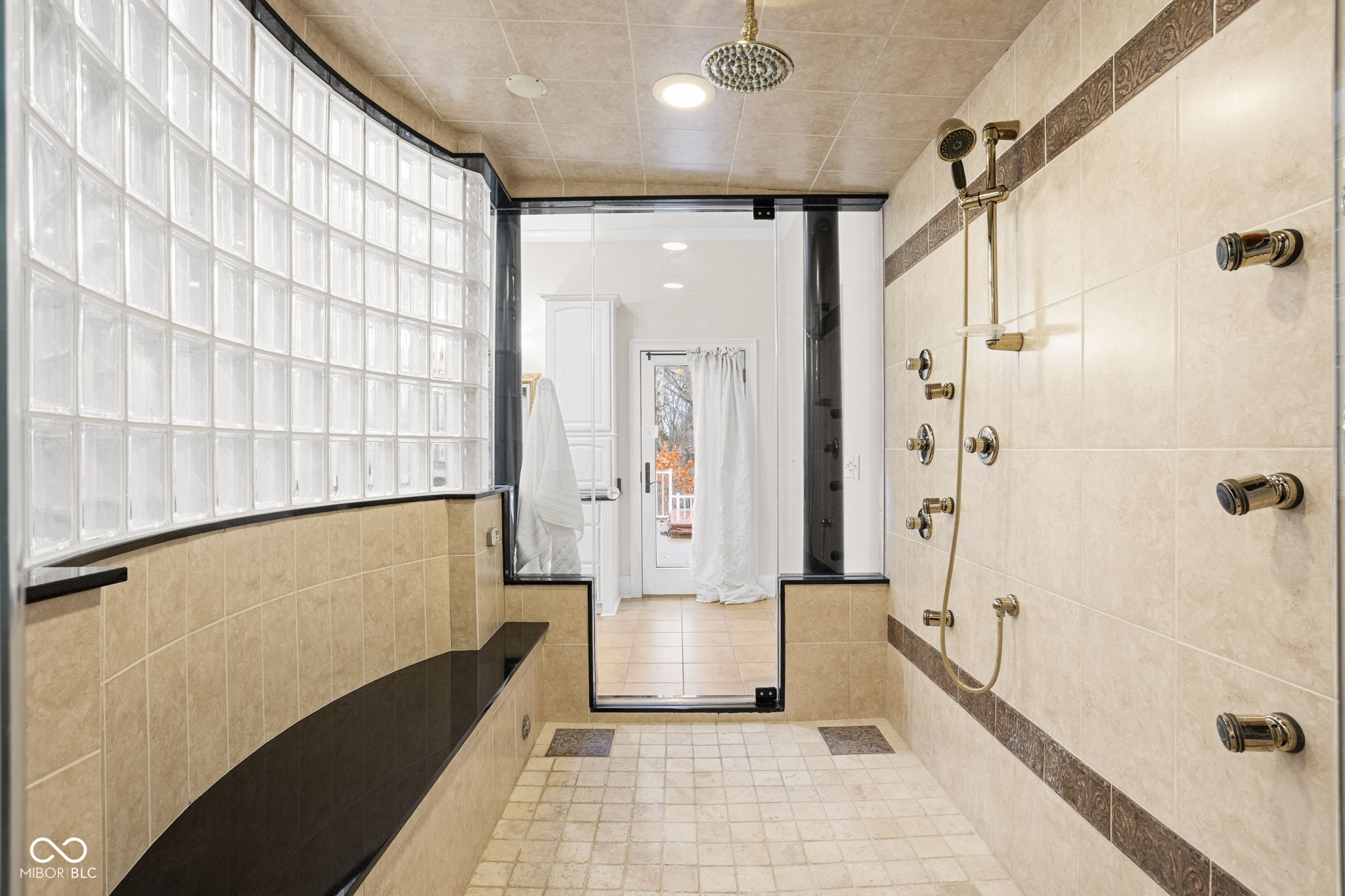 Indianapolis, Indiana, 46226, United States, 6 Bedrooms Bedrooms, ,7 BathroomsBathrooms,Residential,For Sale,1998001