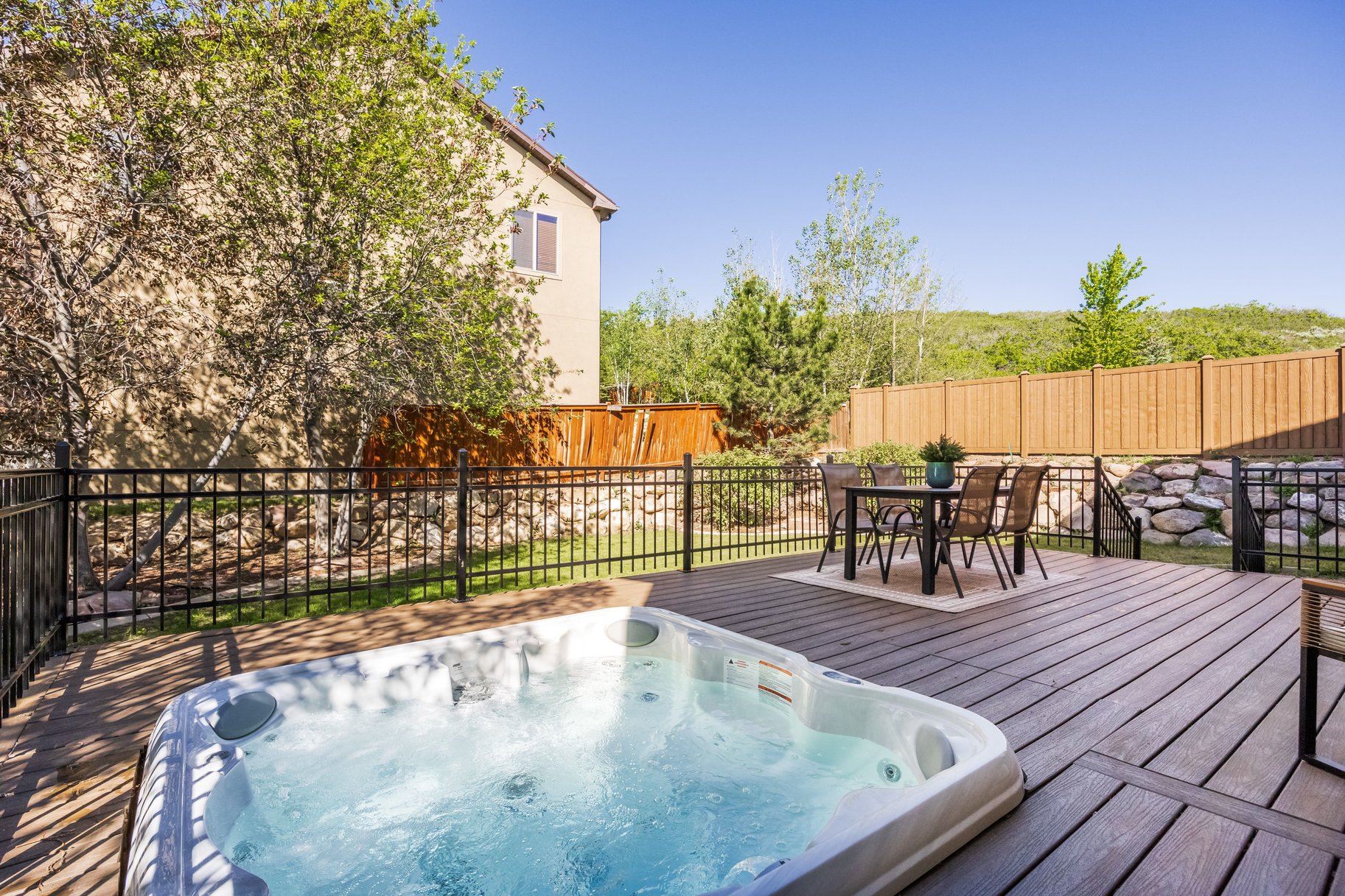  Peaceful Mountain Living with Amenities That Impress - 物件實景