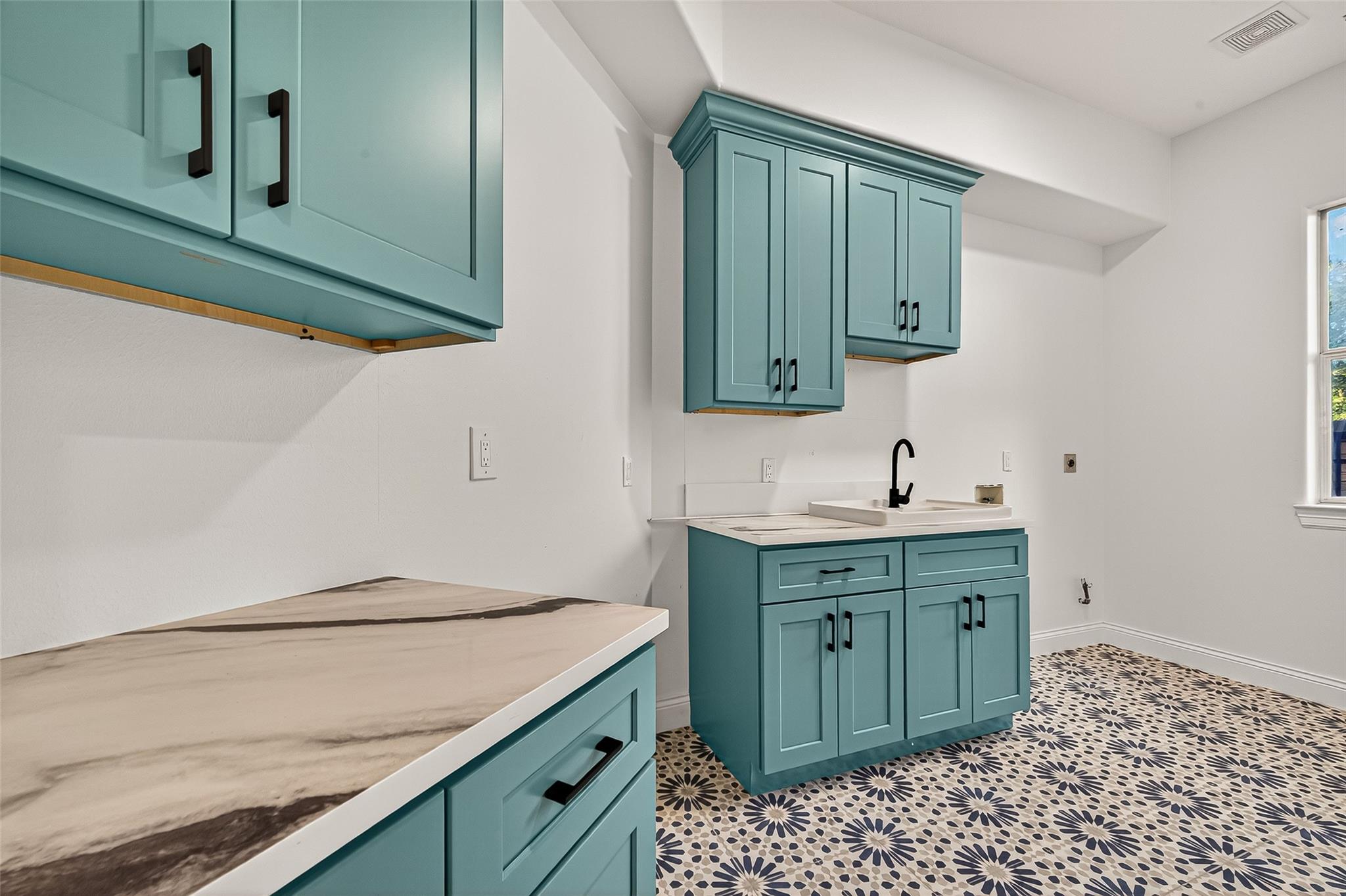 Katy, Texas, 77494, United States, 5 Bedrooms Bedrooms, ,5 BathroomsBathrooms,Residential,For Sale,1976436