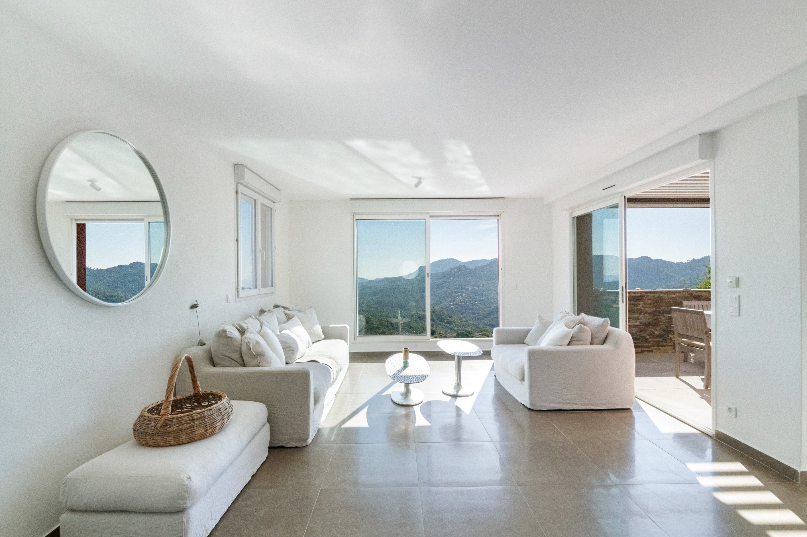  Villa for sale in Adrets-de-l’Estérel with sea view and pool, French Riviera - 物件實景