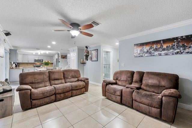 Hialeah, Florida, 33015, United States, 5 Bedrooms Bedrooms, ,3 BathroomsBathrooms,Residential,For Sale,1977900