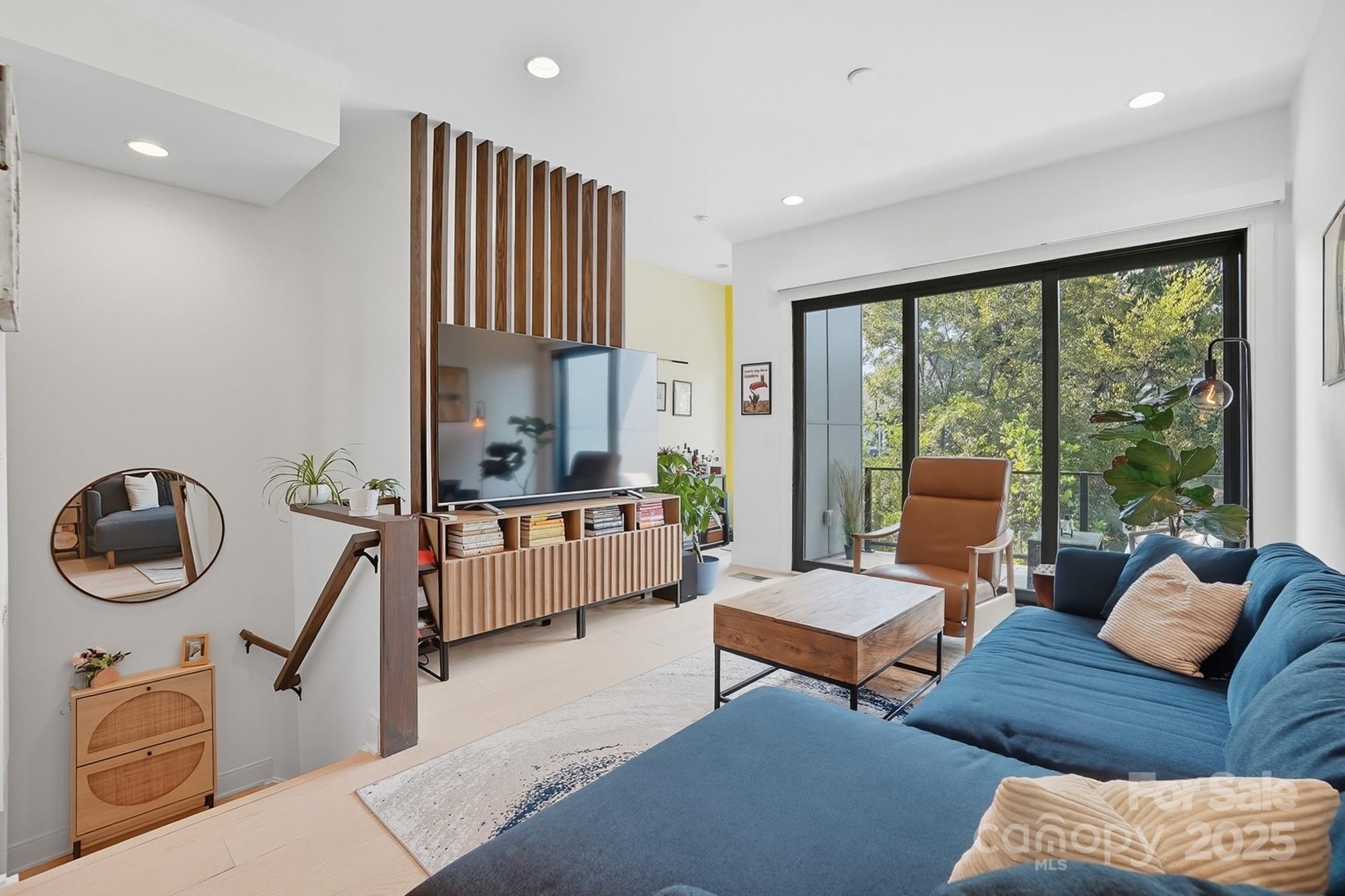 Charlotte, North Carolina, 28205, United States, 2 Bedrooms Bedrooms, ,3 BathroomsBathrooms,Residential,For Sale,1956240