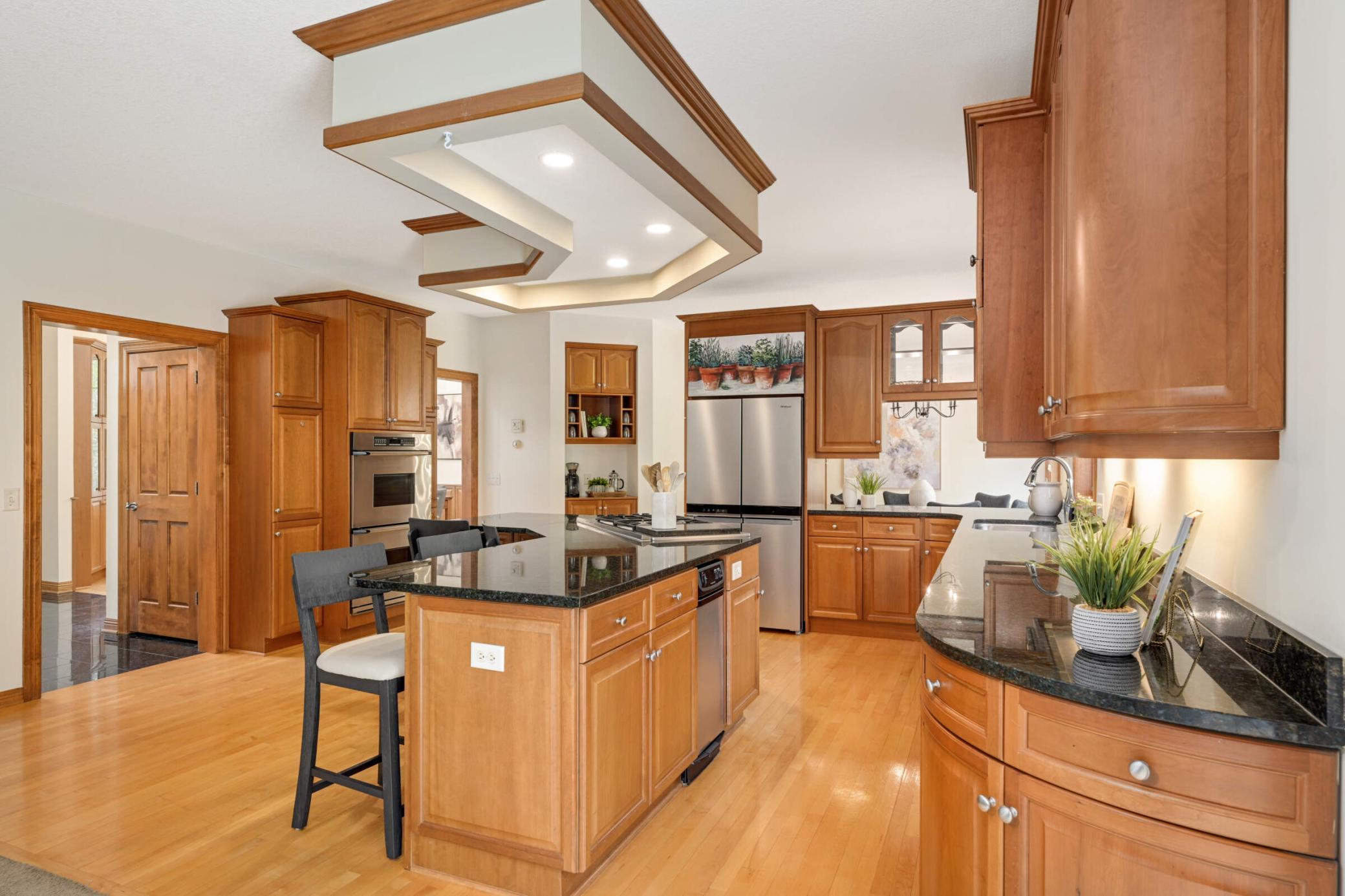 Woodbury, Minnesota, 55129, United States, 5 Bedrooms Bedrooms, ,5 BathroomsBathrooms,Residential,For Sale,1989522