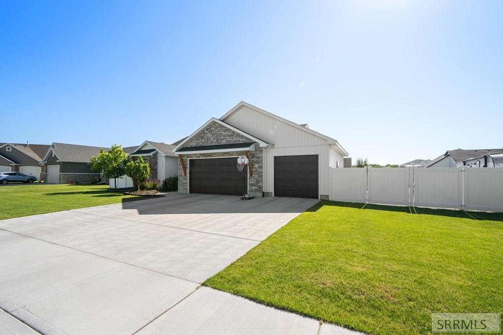 IDAHO FALLS, Idaho, 83402, United States, 6 Bedrooms Bedrooms, ,3 BathroomsBathrooms,Residential,For Sale,1980843