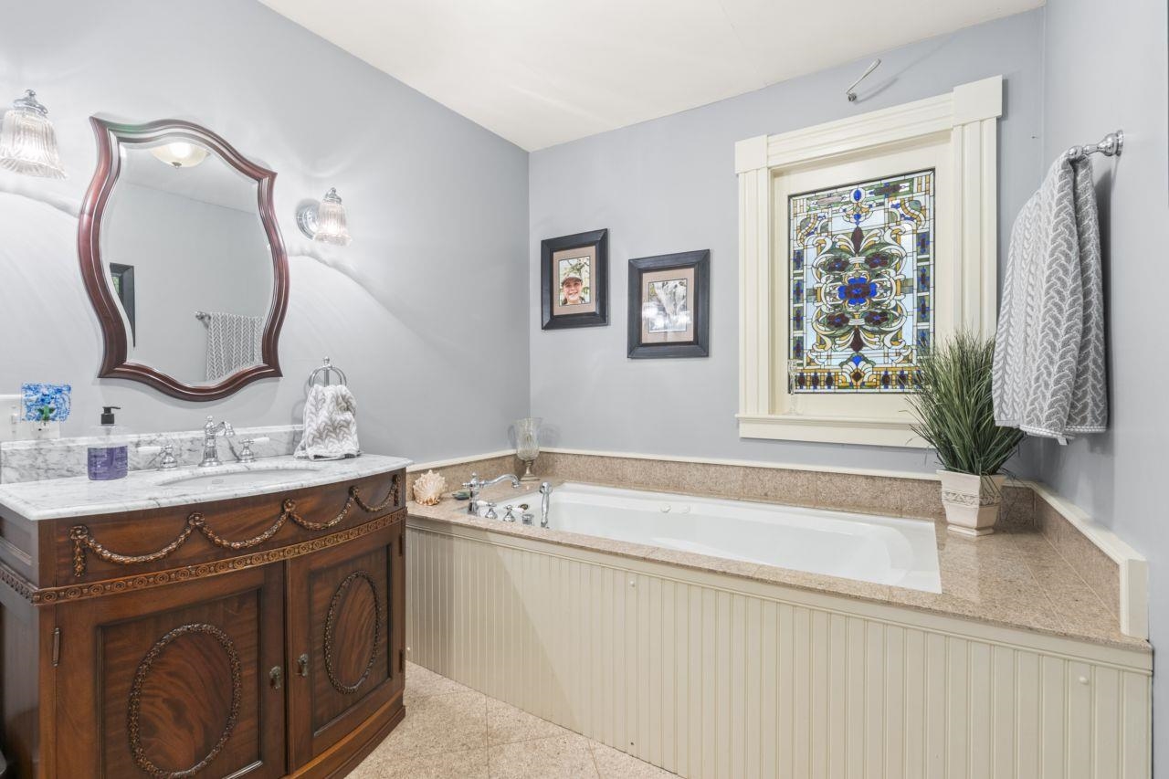 Barrington, New Hampshire, 03825, United States, 4 Bedrooms Bedrooms, ,3 BathroomsBathrooms,Residential,For Sale,1984390