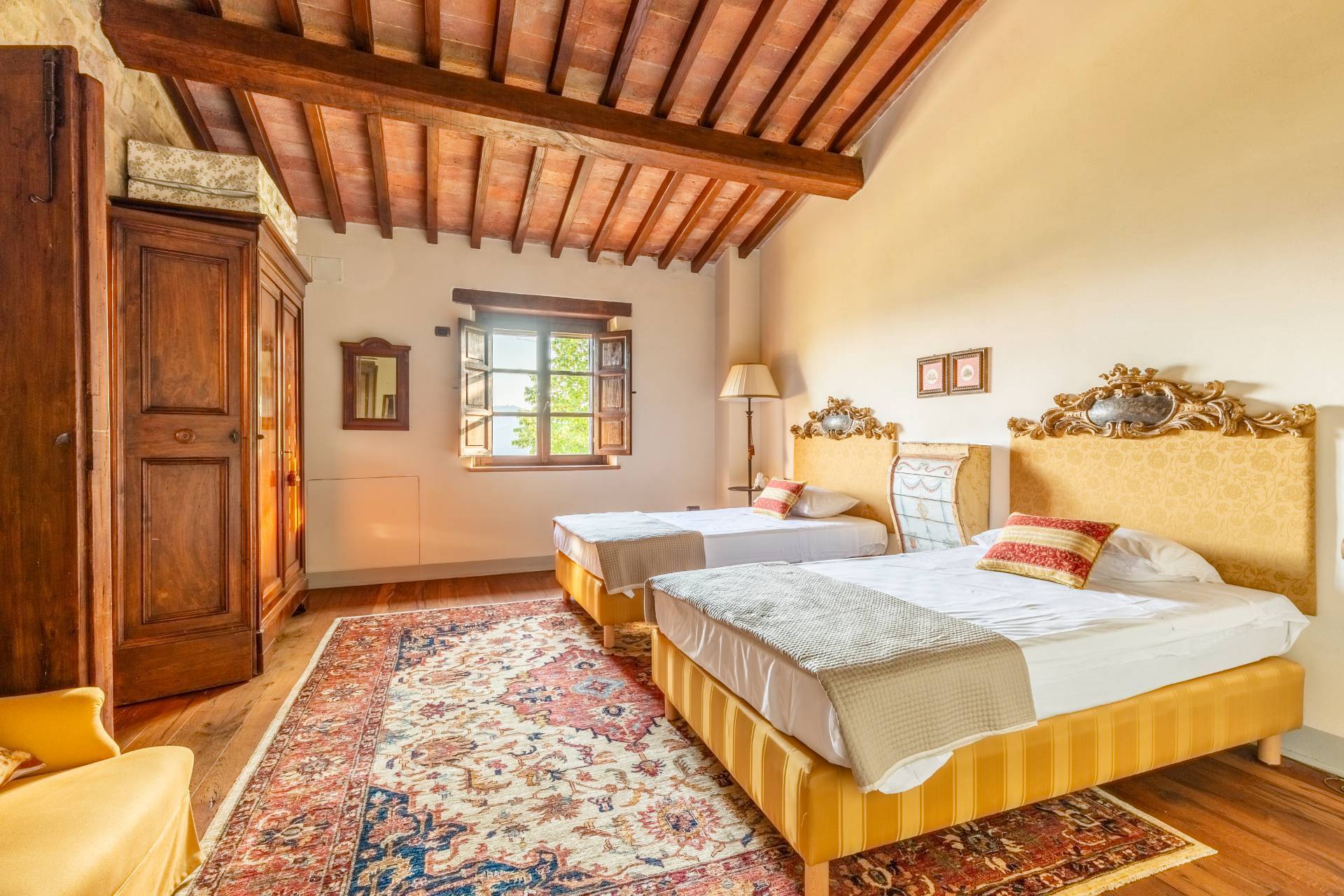 Perugia, Perugia, 06100, IT, 4 Bedrooms Bedrooms, ,5 BathroomsBathrooms,Residential,For Sale,1730390