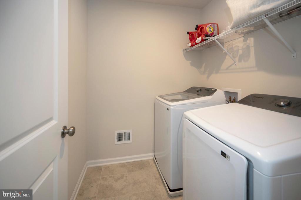 Fredericksburg, Virginia, 22406, United States, 4 Bedrooms Bedrooms, ,5 BathroomsBathrooms,Residential,For Sale,2002501