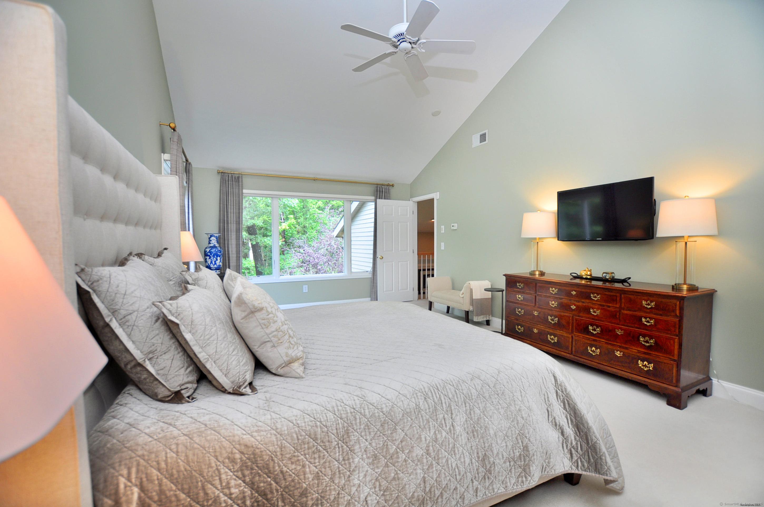 Avon, Connecticut, 06001, United States, 2 Bedrooms Bedrooms, ,4 BathroomsBathrooms,Residential,For Sale,1910555