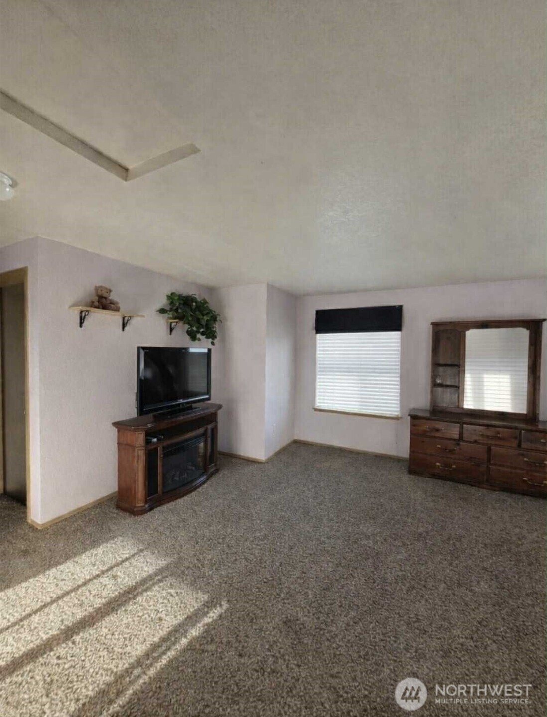 Chehalis, Washington, 98532, United States, 3 Bedrooms Bedrooms, ,1 BathroomBathrooms,Residential,For Sale,2010967