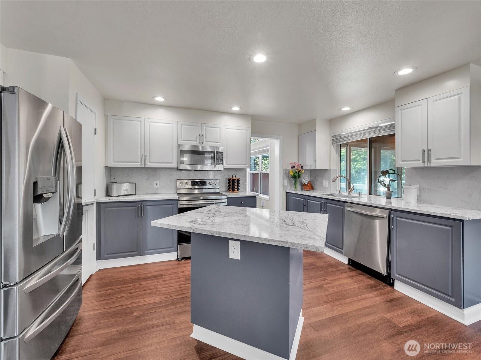 FEDERAL WAY, Washington, 98003, United States, 5 Bedrooms Bedrooms, ,3 BathroomsBathrooms,Residential,For Sale,1876499
