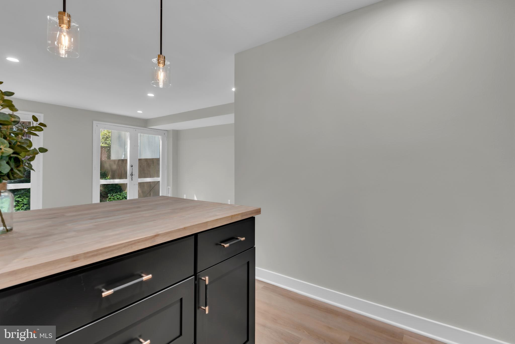 Washington, District of Columbia, 20024, United States, 3 Bedrooms Bedrooms, ,3 BathroomsBathrooms,Residential,For Sale,1943567