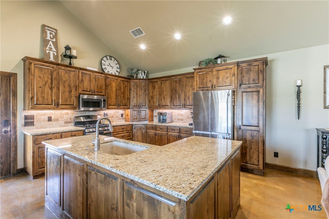Granger, Texas, 76530, United States, 3 Bedrooms Bedrooms, ,2 BathroomsBathrooms,Residential,For Sale,1923229