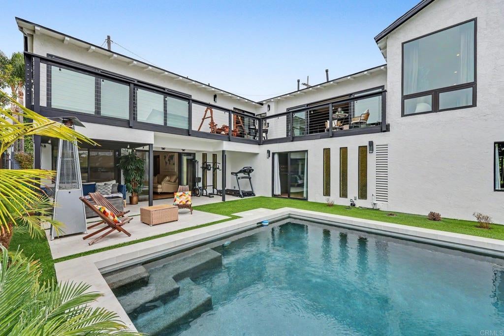 Titus St, San Diego, CA 92110