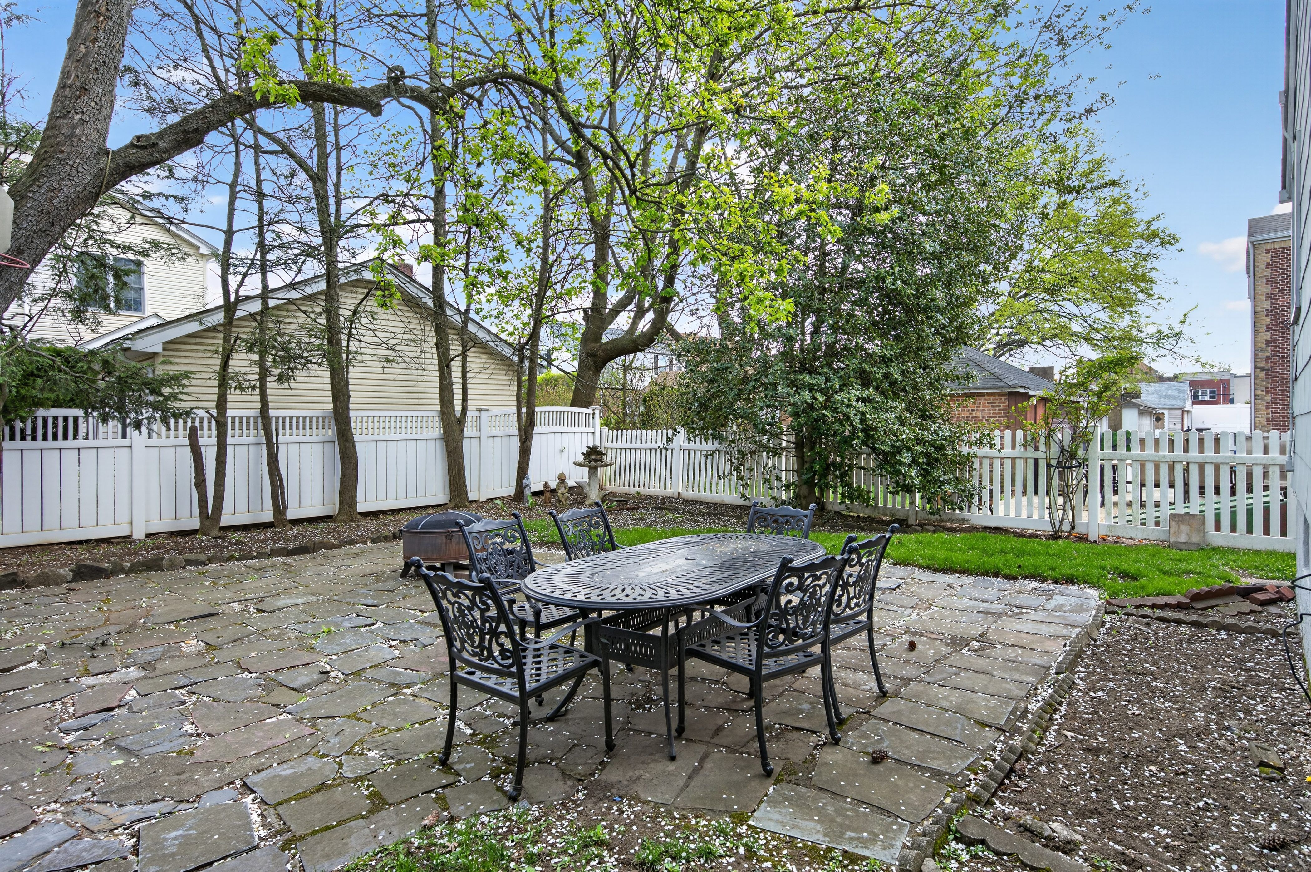  21 Whitney Avenue, Floral Park, NY, 11001 - 物件實景