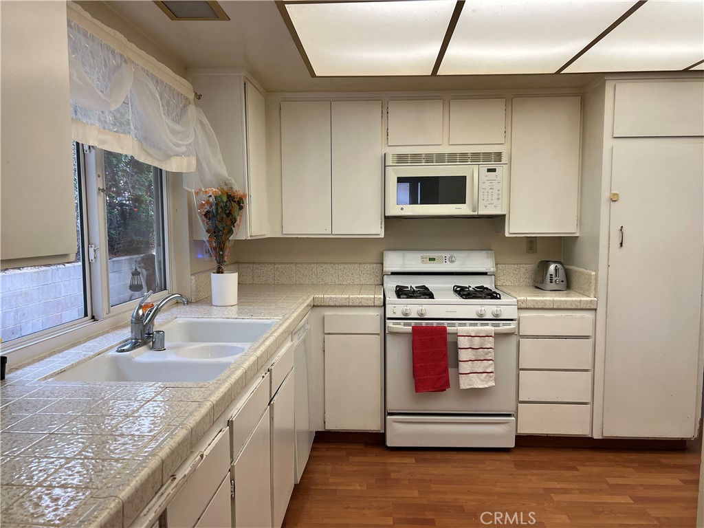 Sylmar, California, 91342, United States, 3 Bedrooms Bedrooms, ,2 BathroomsBathrooms,Residential,For Sale,2001520